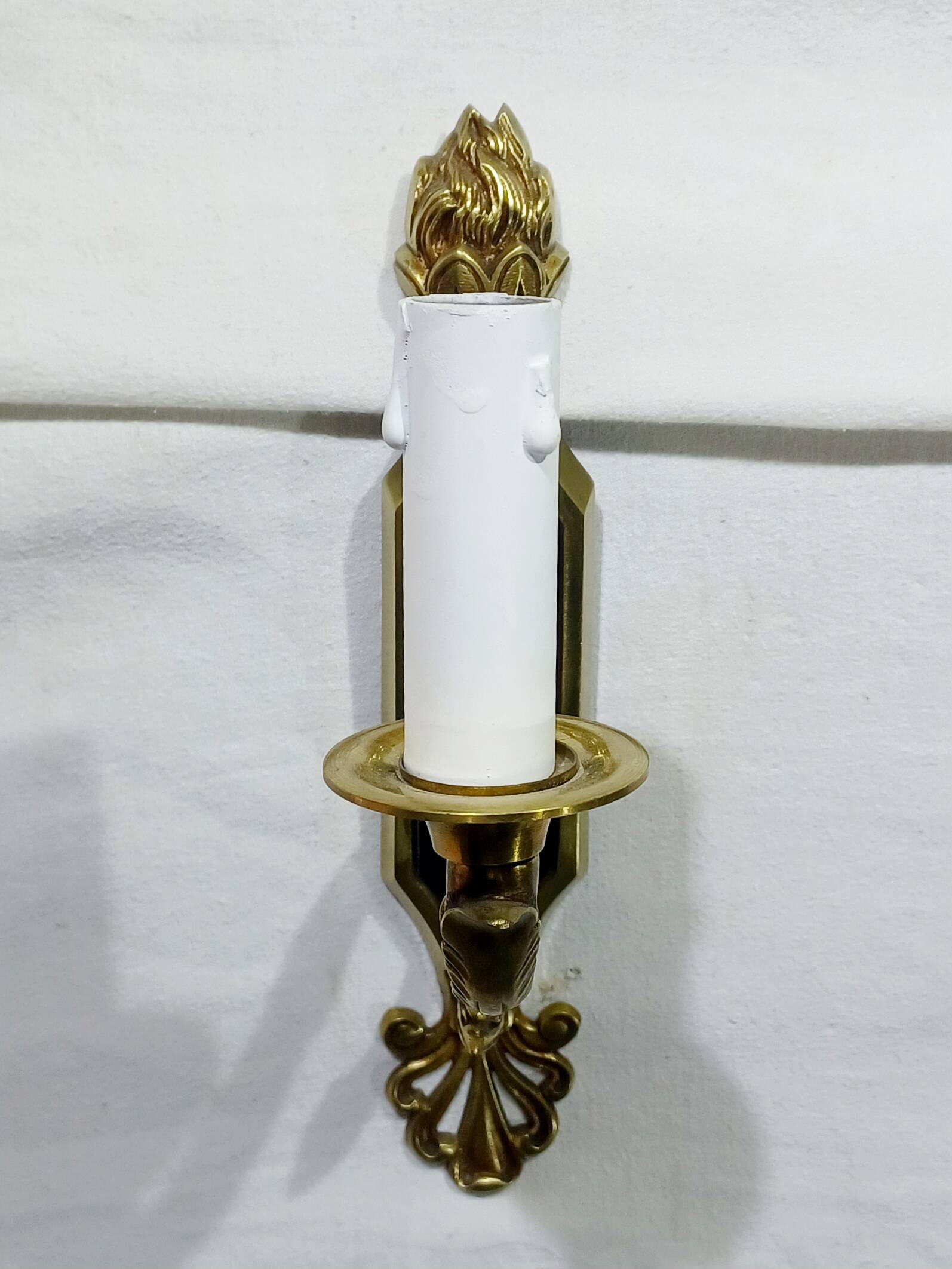 1-light empire style wall light