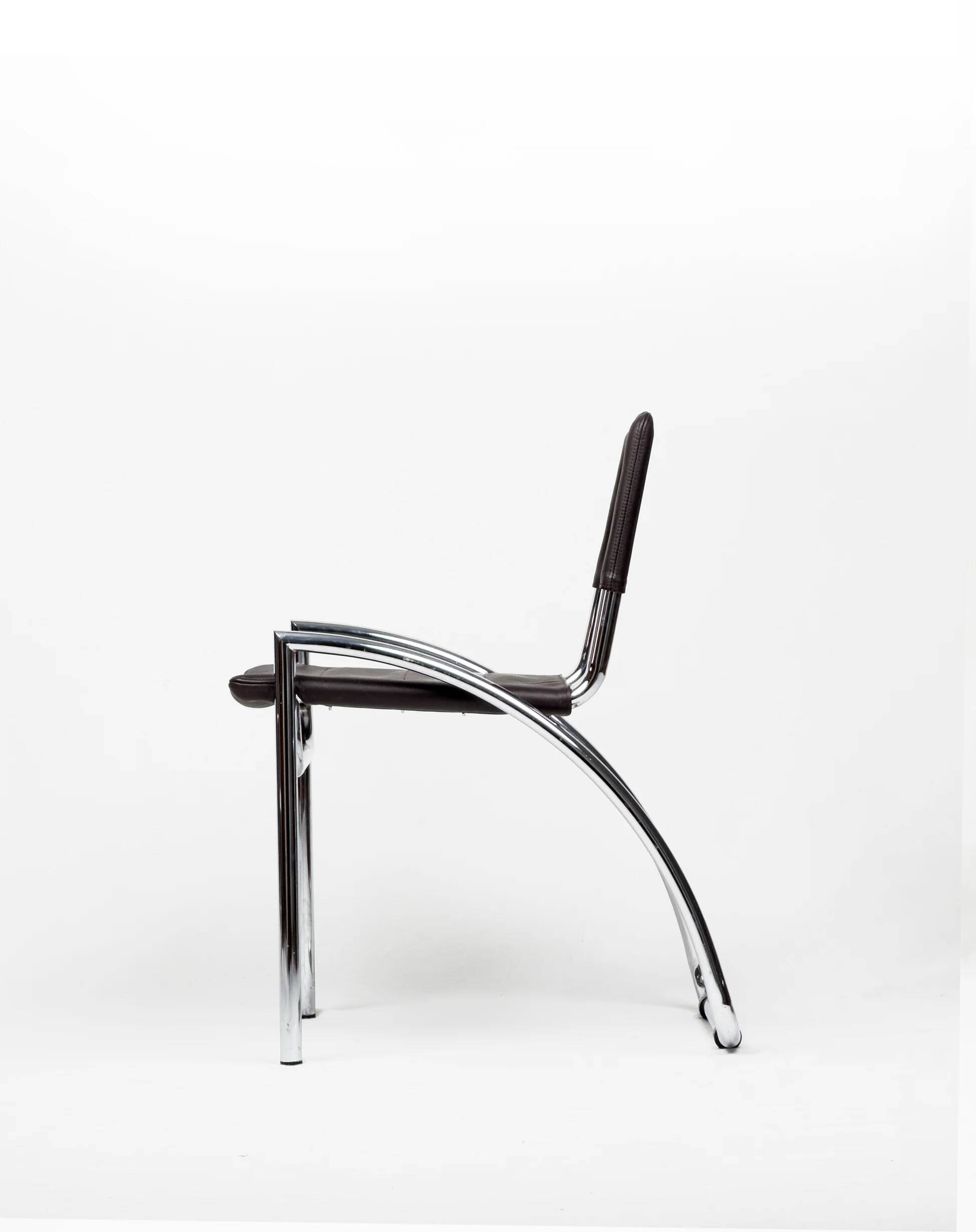 Ensemble de 4 chaises « Lira » de Gae Aulenti – années 1970