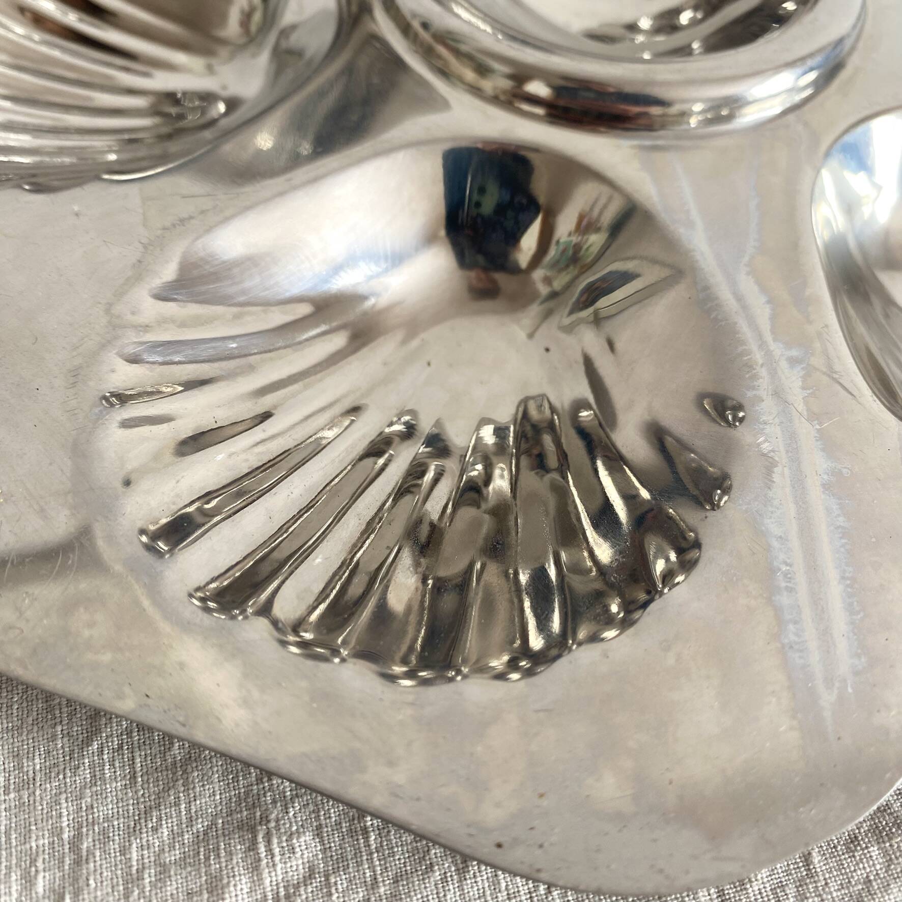 Stainless steel oyster plates
