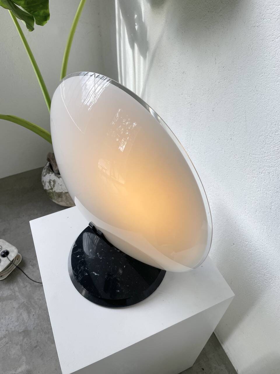 “La Perla” desk lamp by Bruno Gecchelin for Oluce 1980