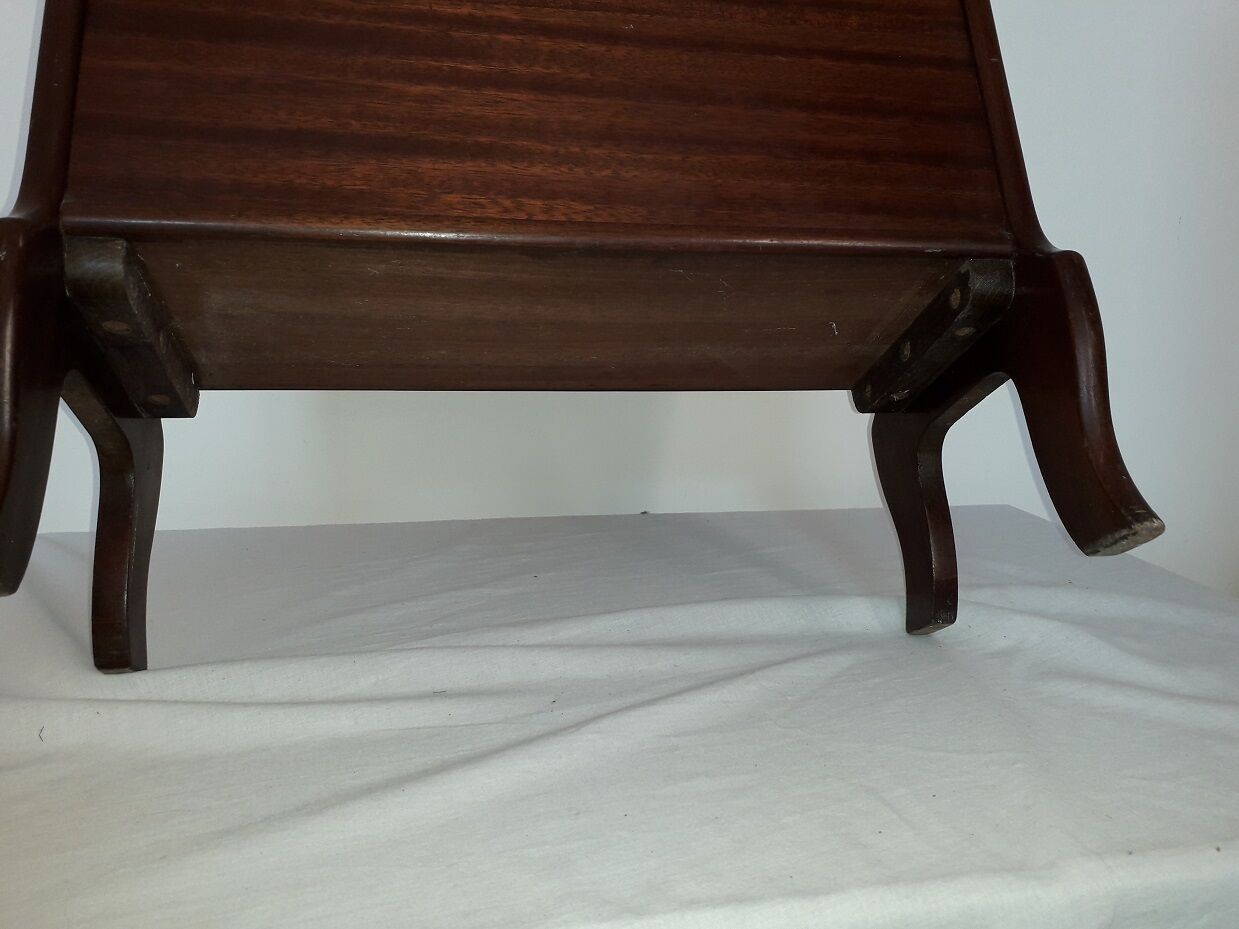 Wooden magazine rack