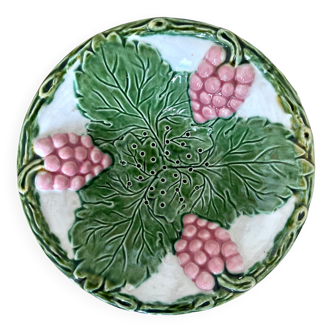Drainer and plate in old slip old 1960s decoration cluster of reason and vine leaves