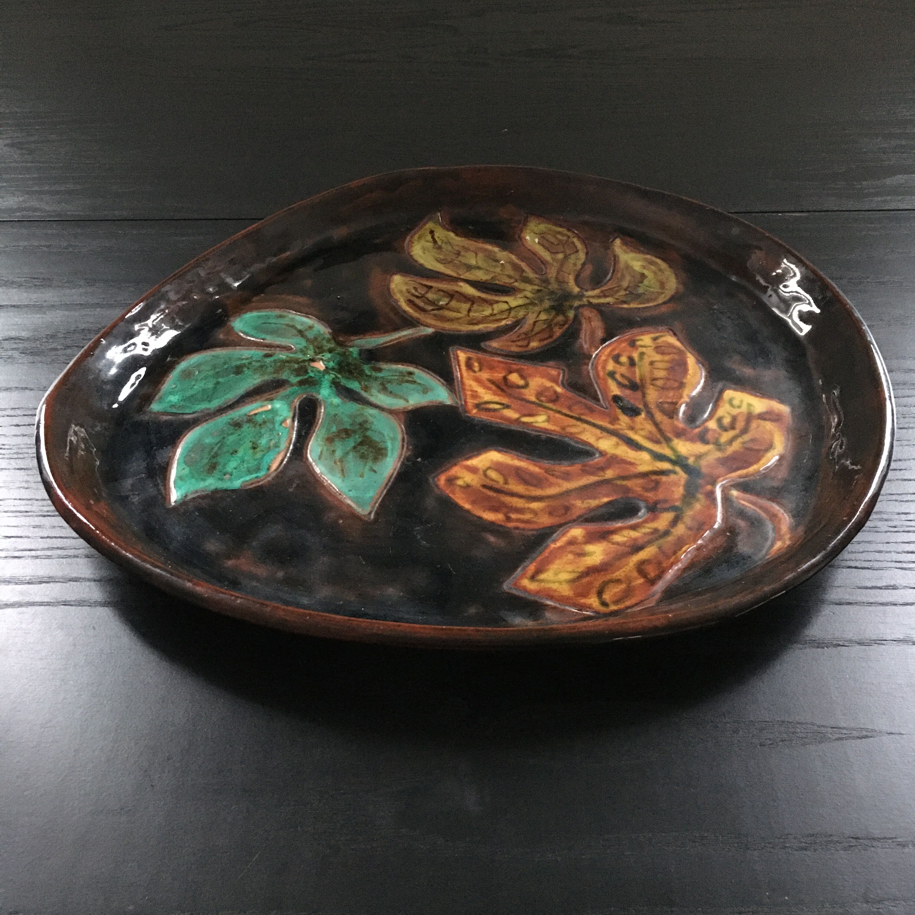 3-leaf plate signed GR