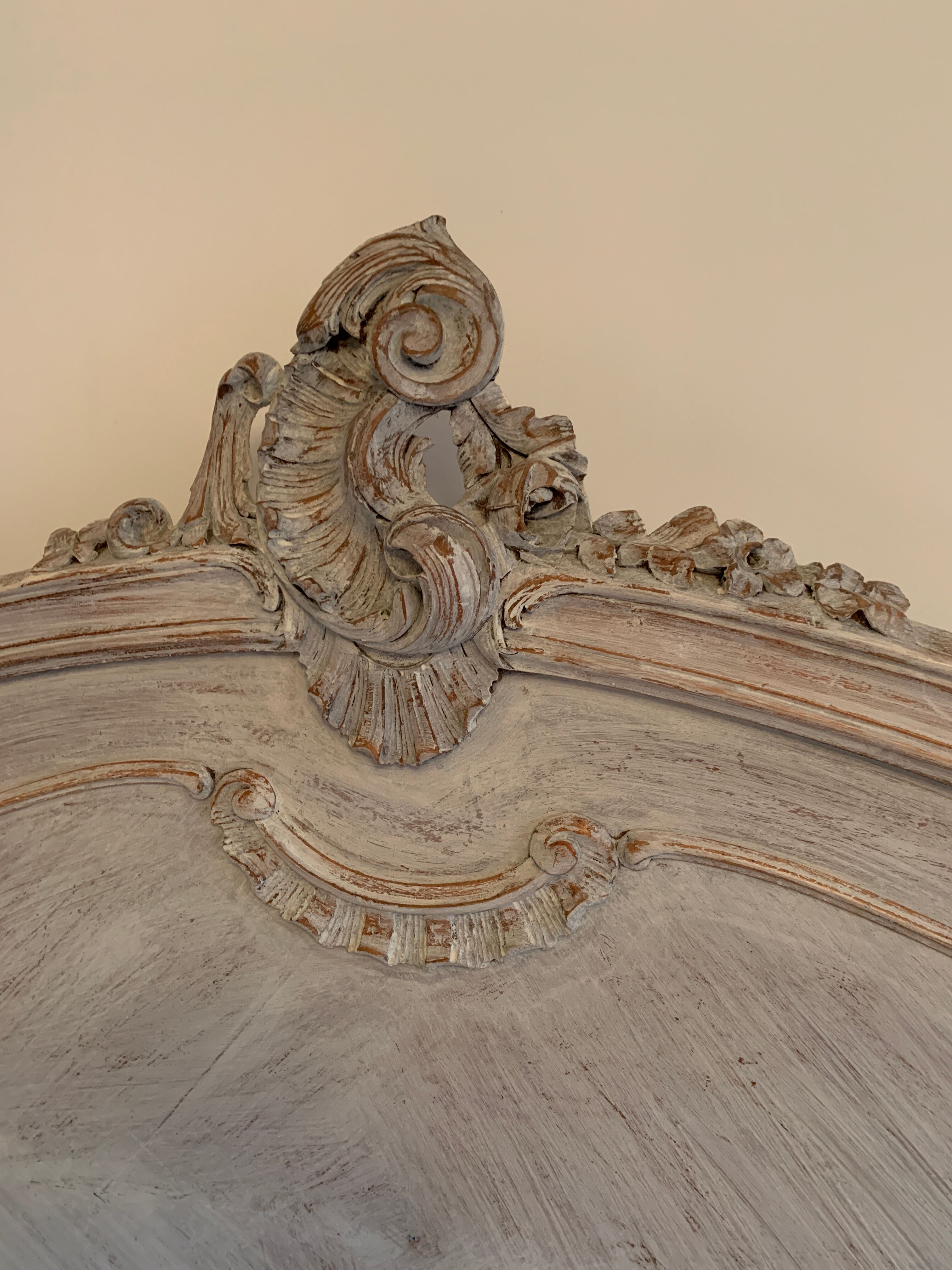 Former bed Louis XV patinated