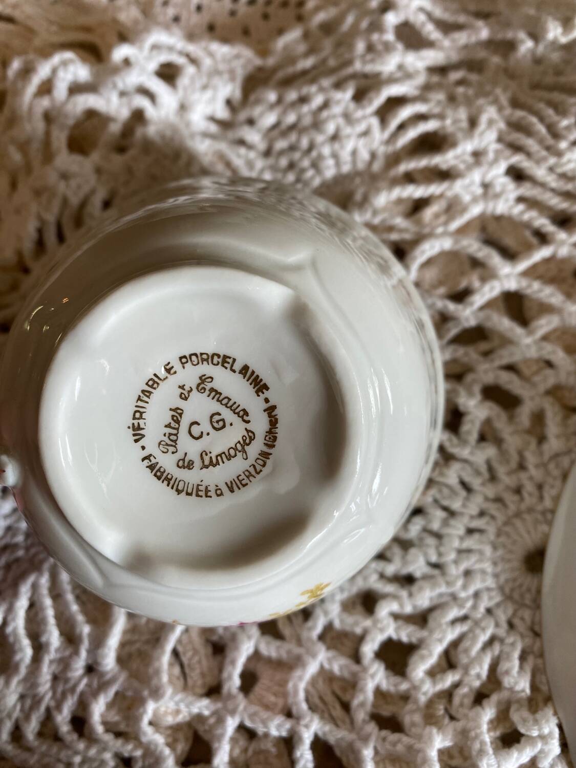 Porcelain coffee or tea service