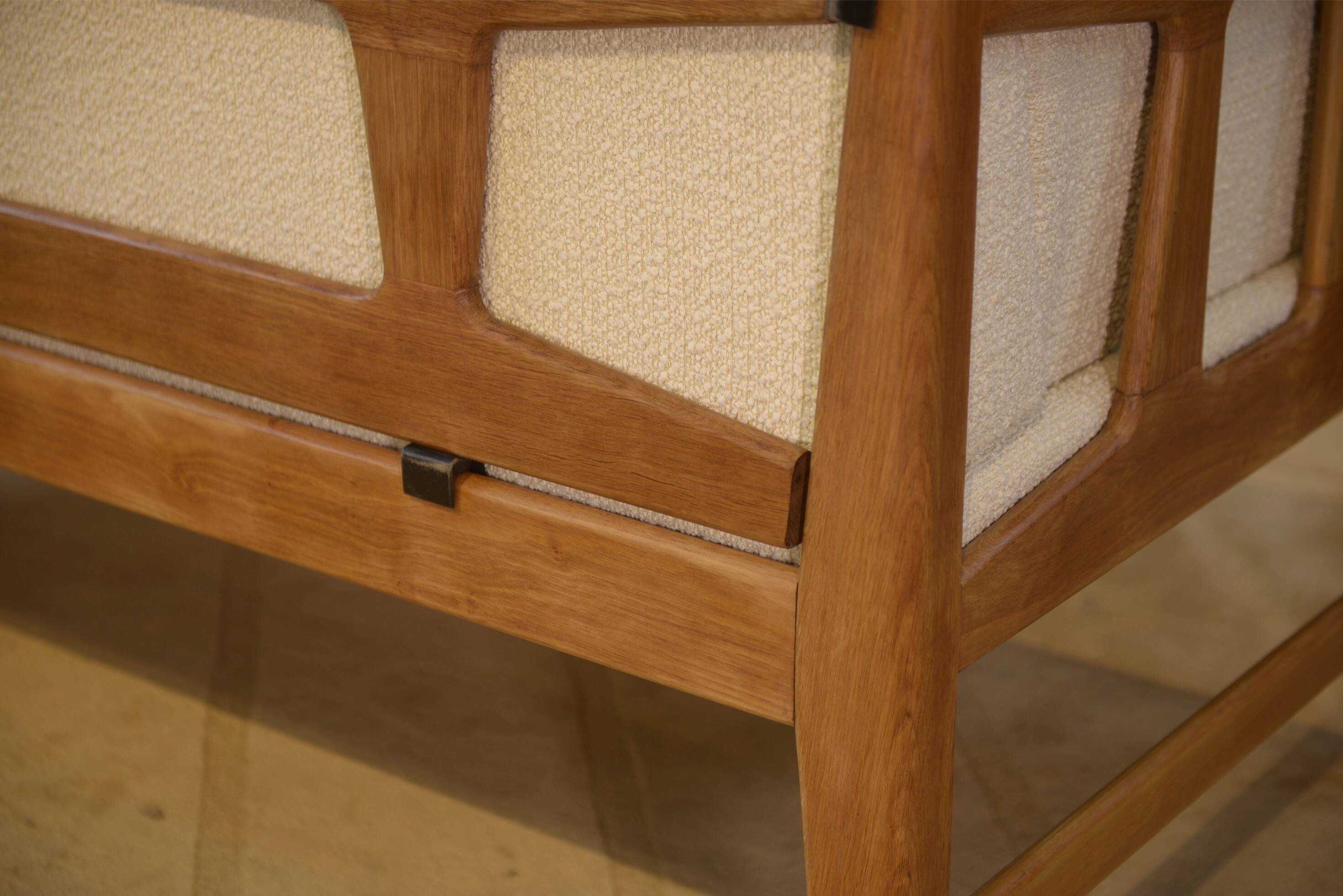 Oak canapé with ecru loops by Guillerme and Chambron for Votre Maison 1960s