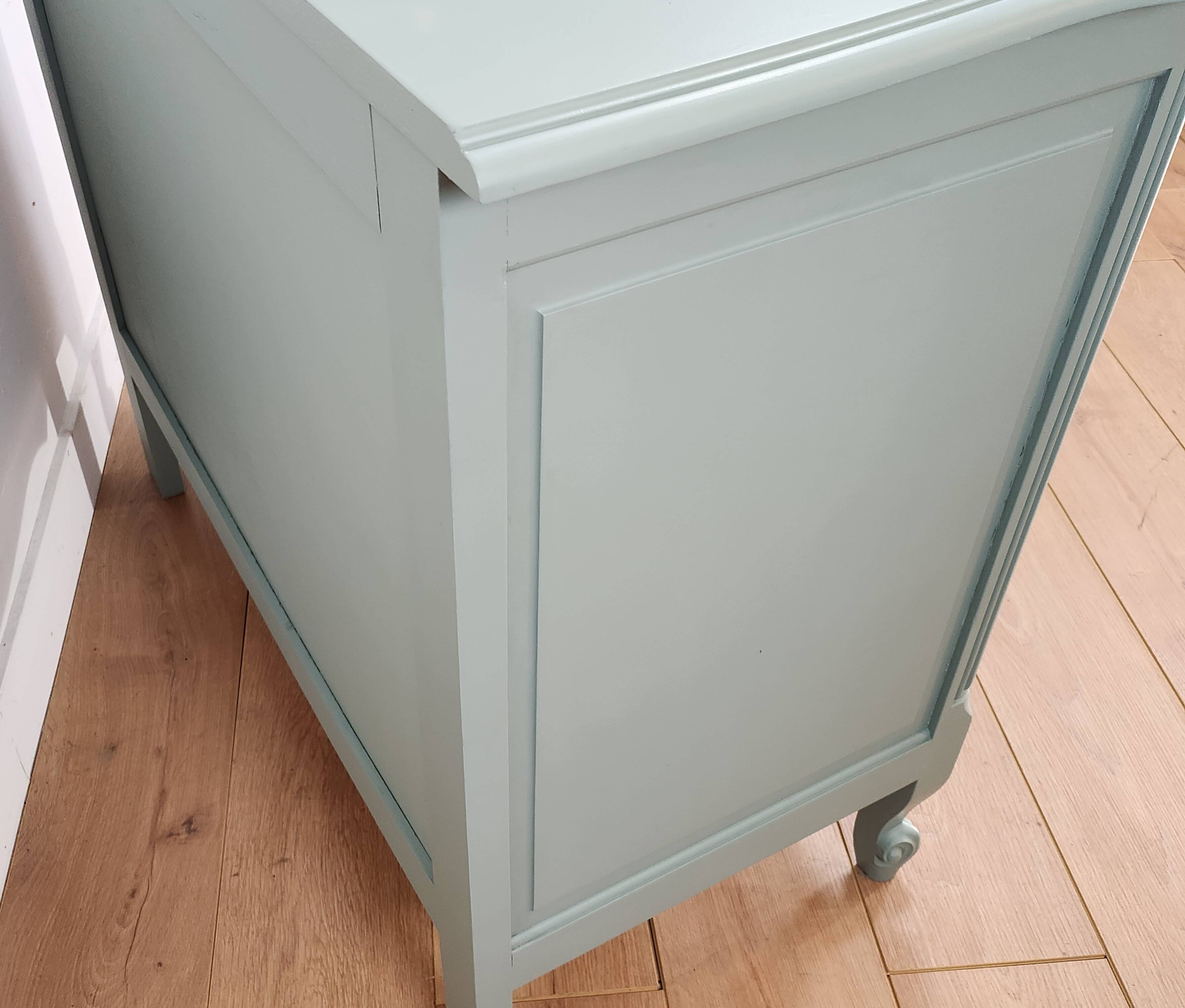 Chest of drawers with 3 drawers