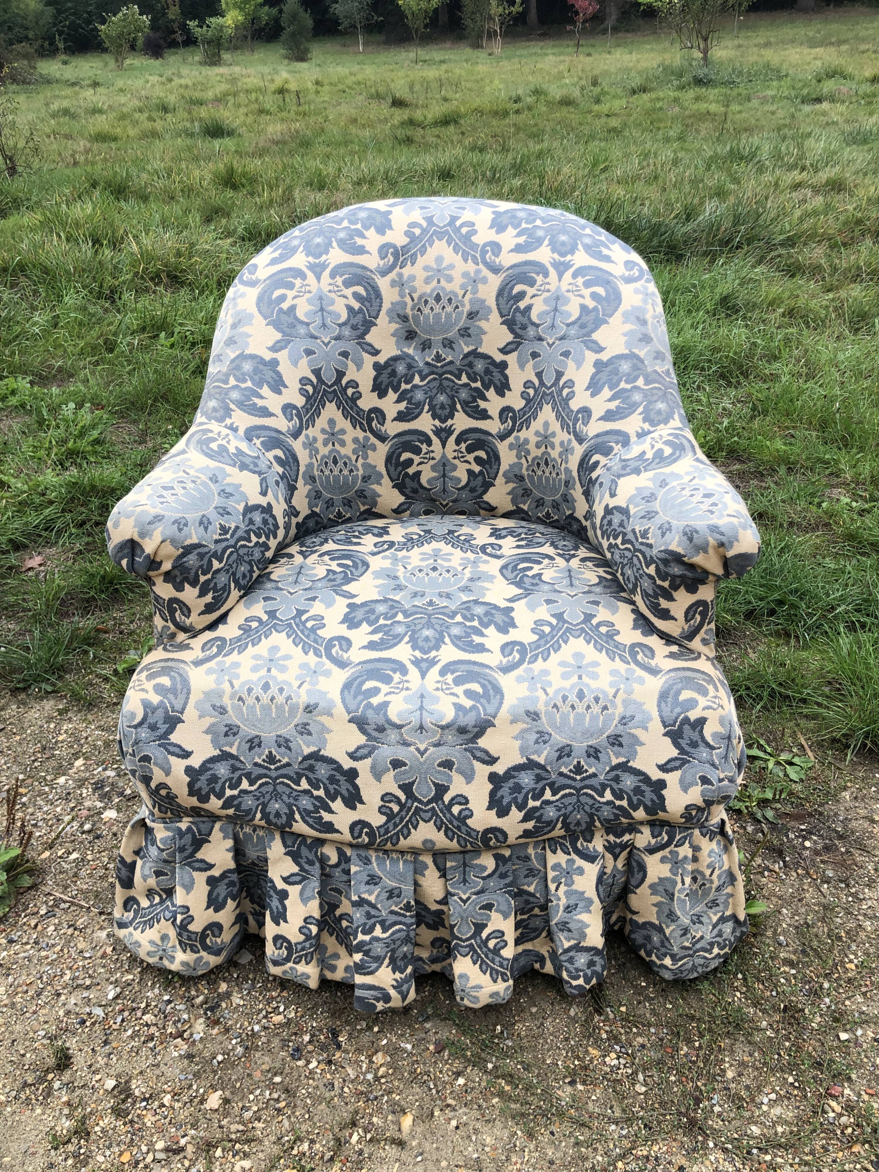 Toad armchair