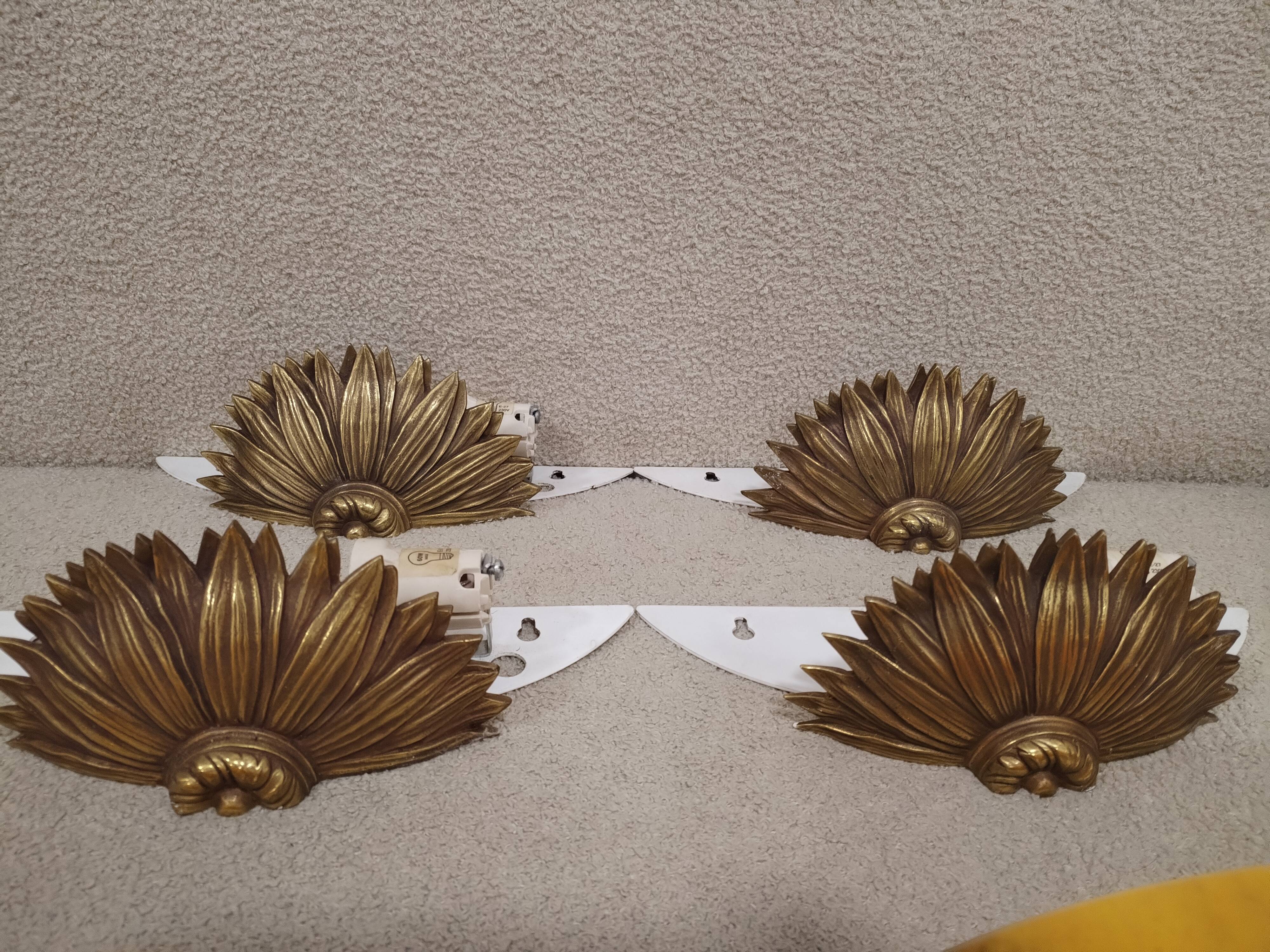 4 appliques