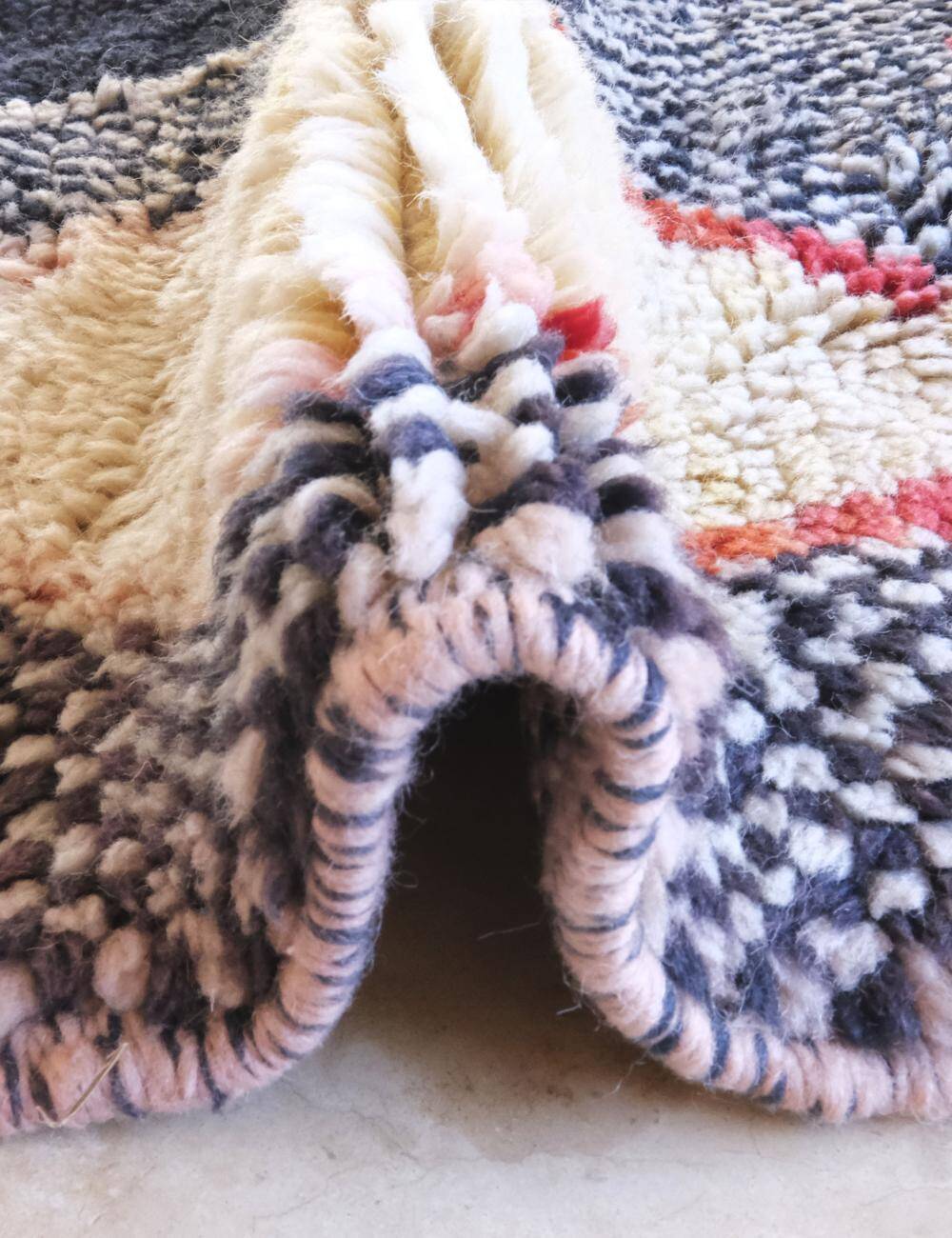 Luxurious Contemporary Mrirt Rug - 292 x 243 cm
