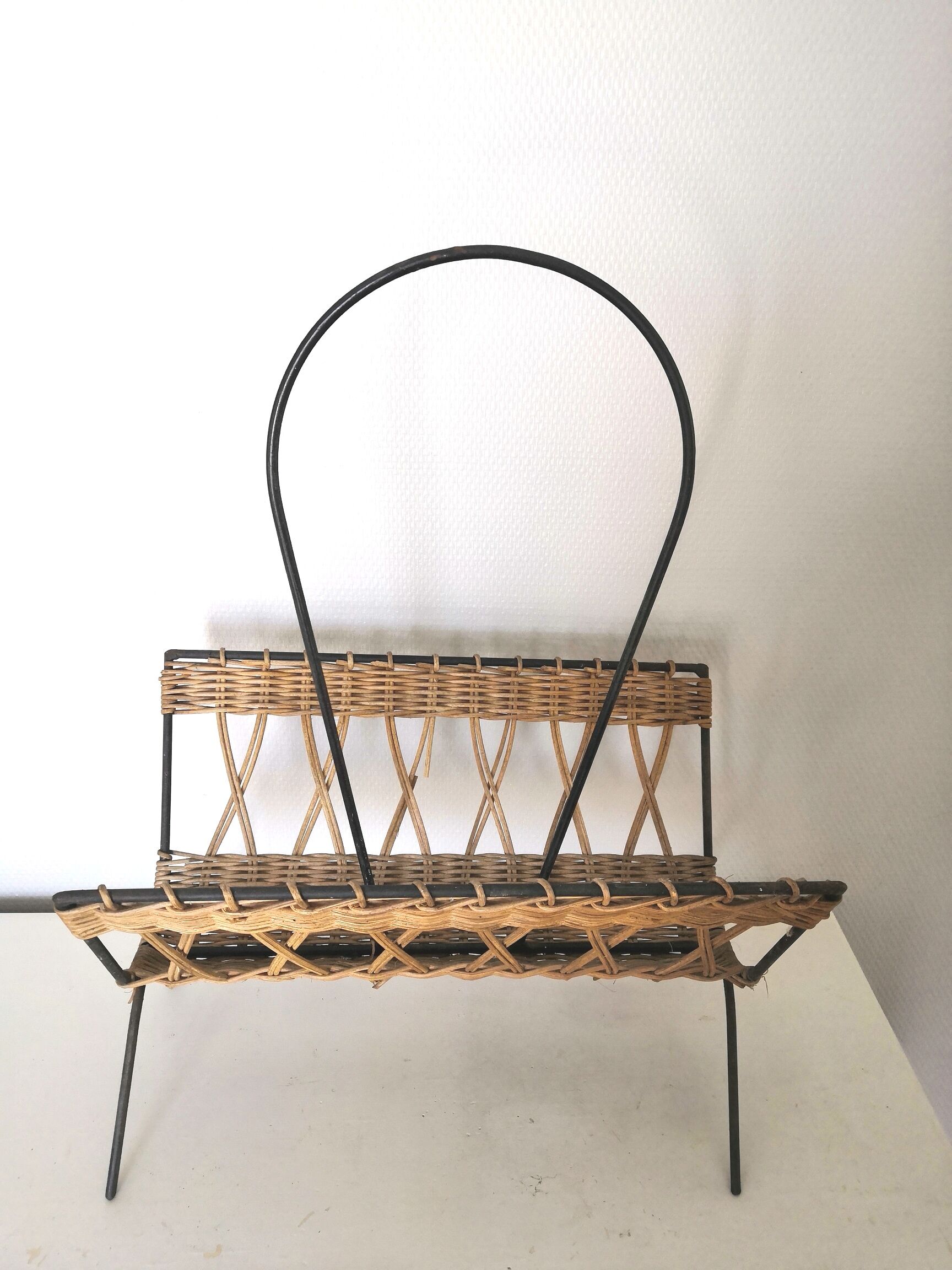 Vintage wicker and steel magazine door design 60s