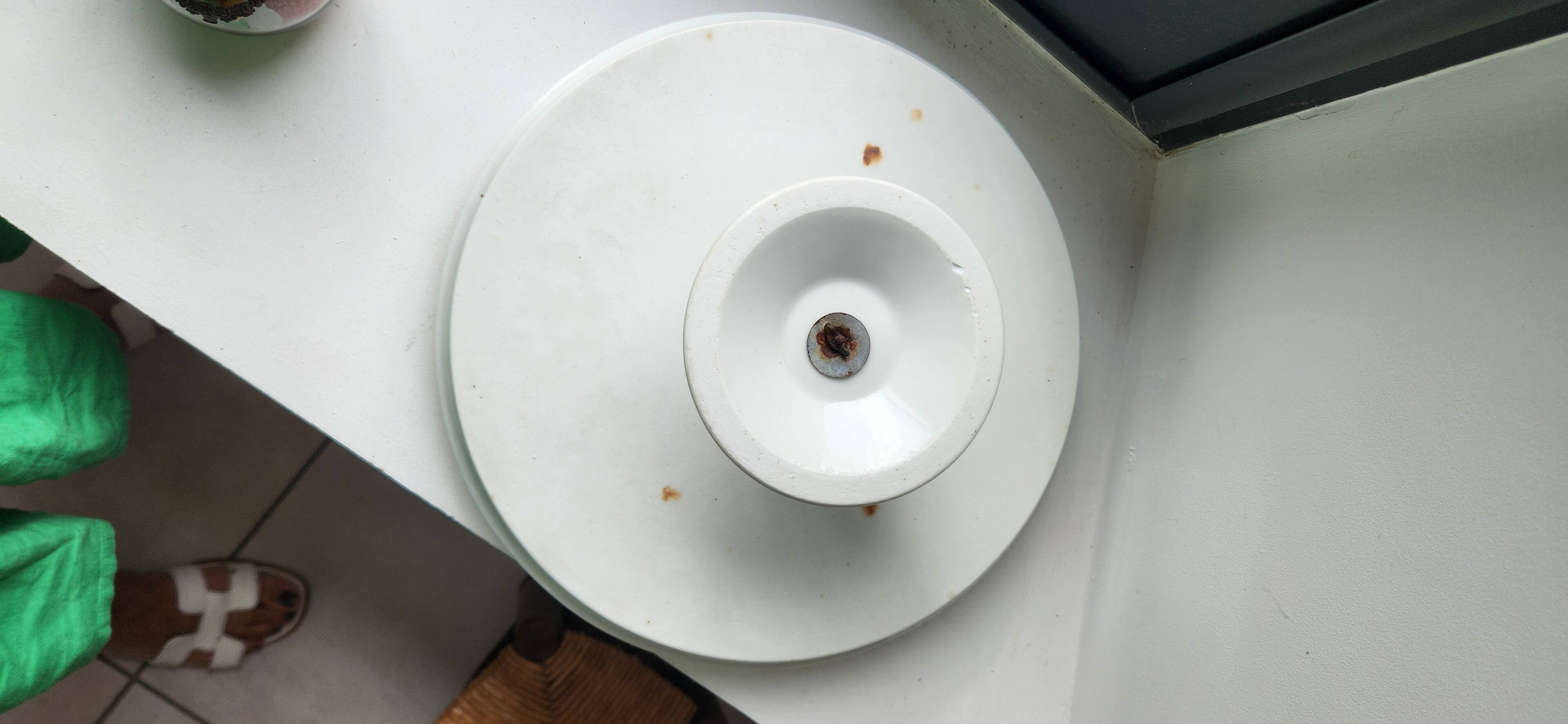 Ancien présentoir de pots à crème