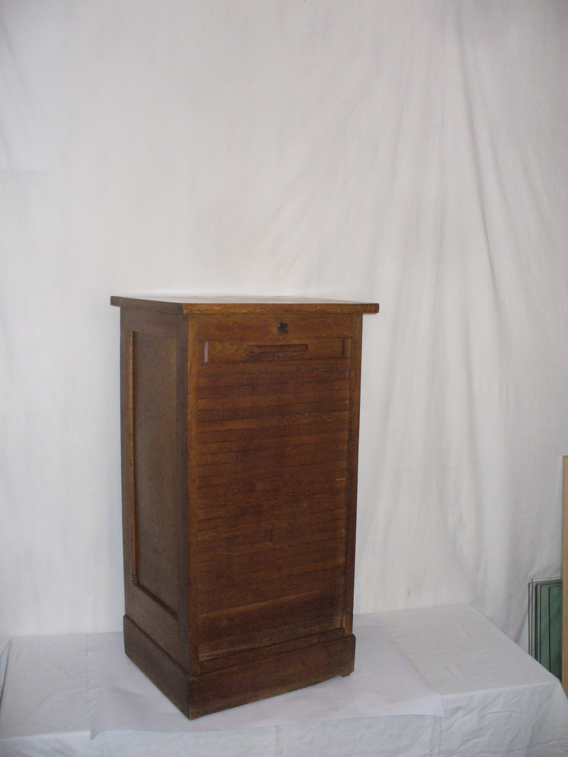 Meuble classeur à rouleaux des années 40