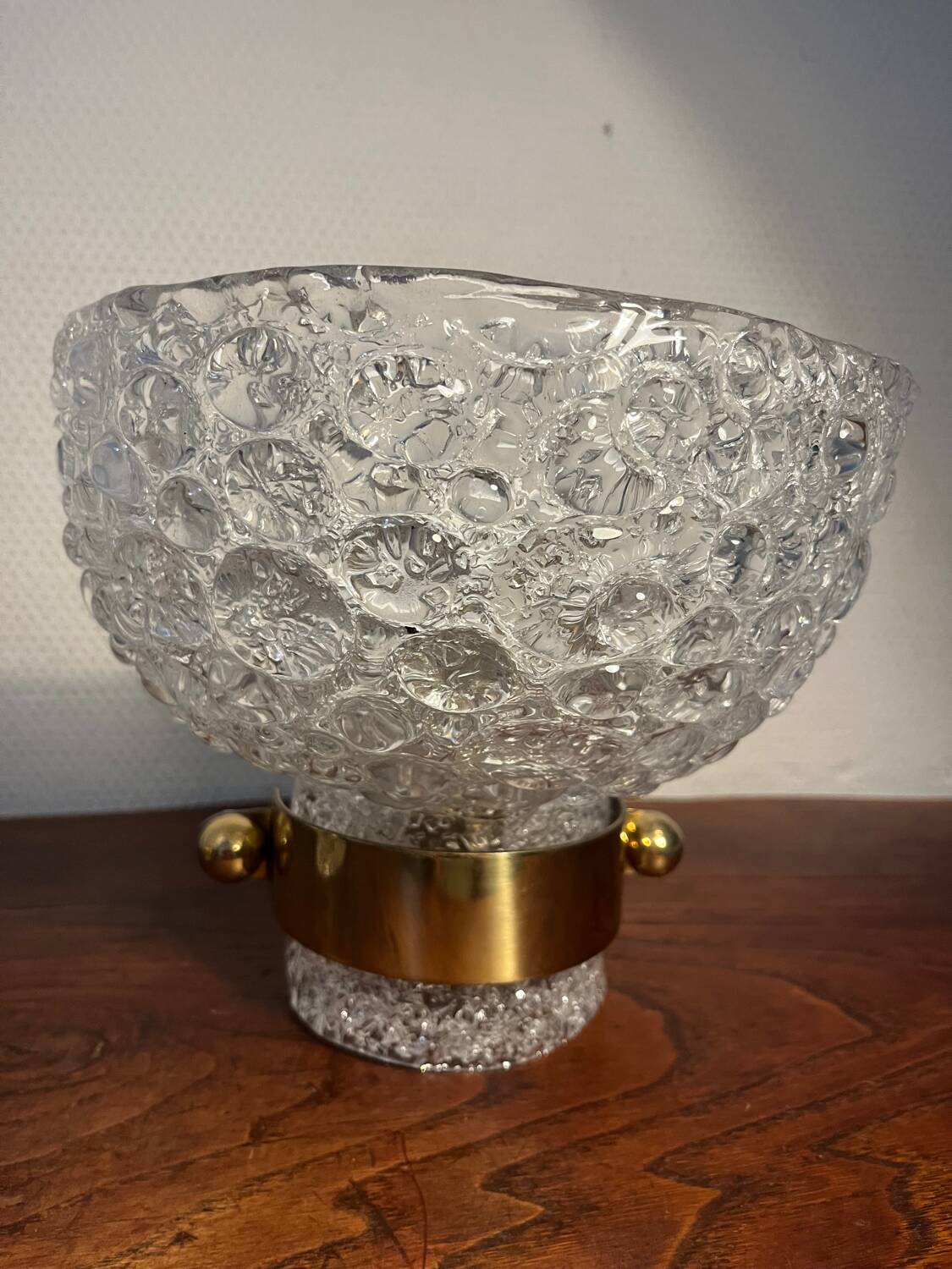 Paire d’appliques murales vintage en verre de glace et laiton – Années