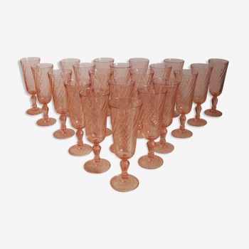 20 pink glass champagne flutes