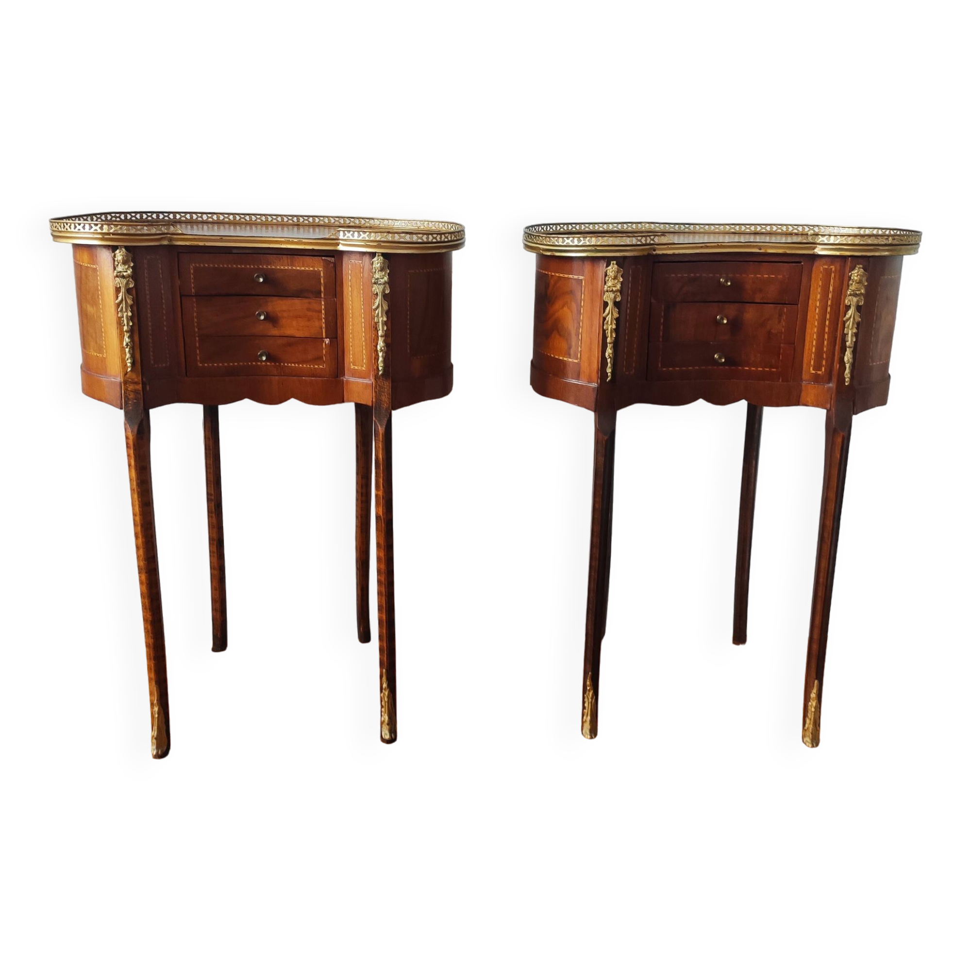 Pair of Louis XV style kidney-shaped bedside tables.