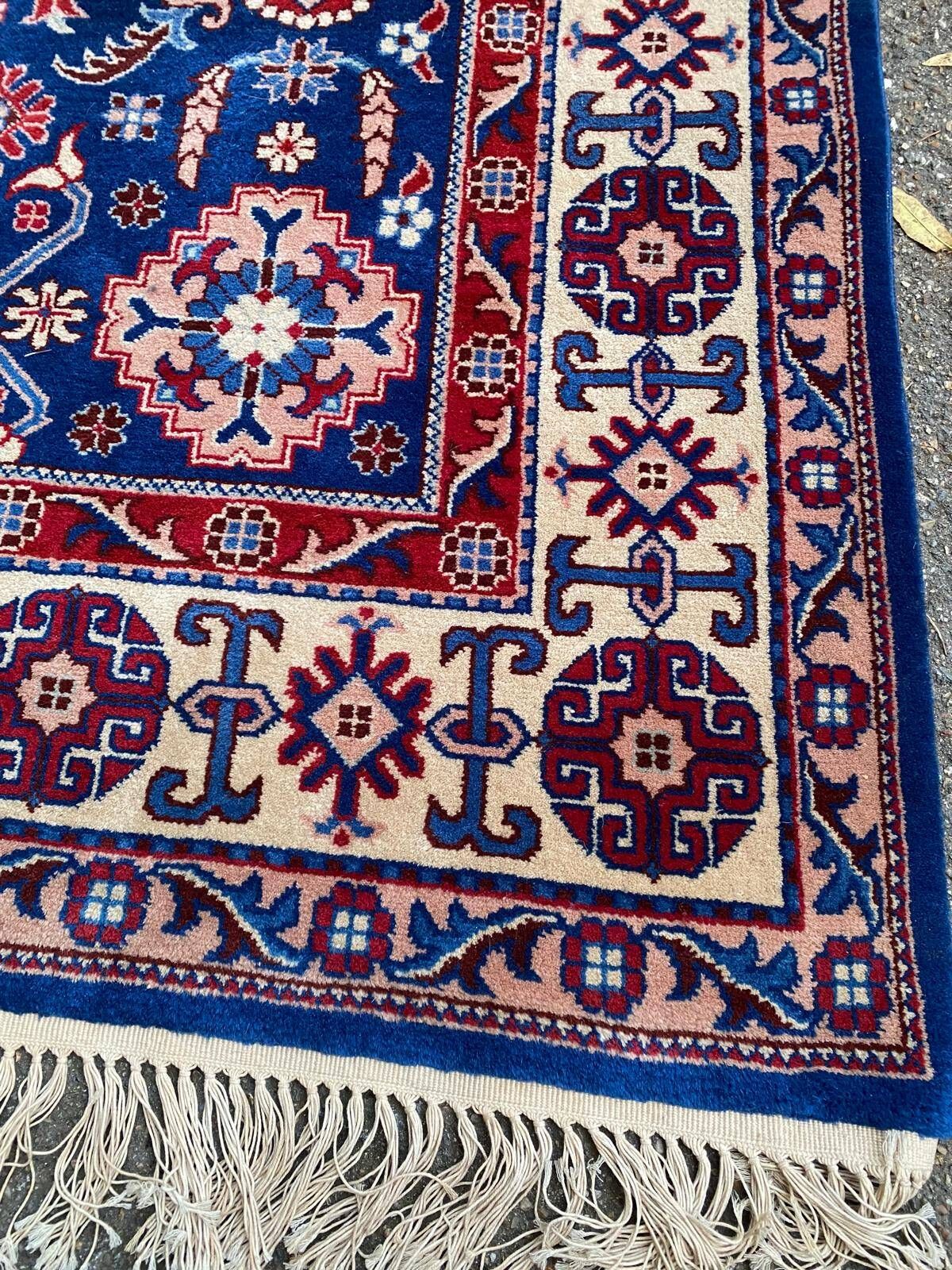 Chinese Sinkiang rug in burgundy handmade wool 200x300cm from 1970