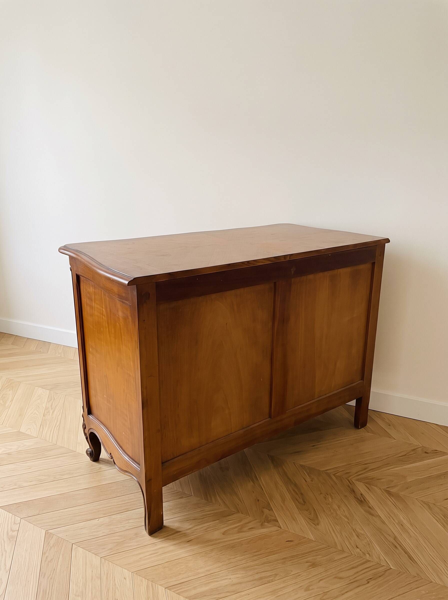 Louis XV style wooden commode