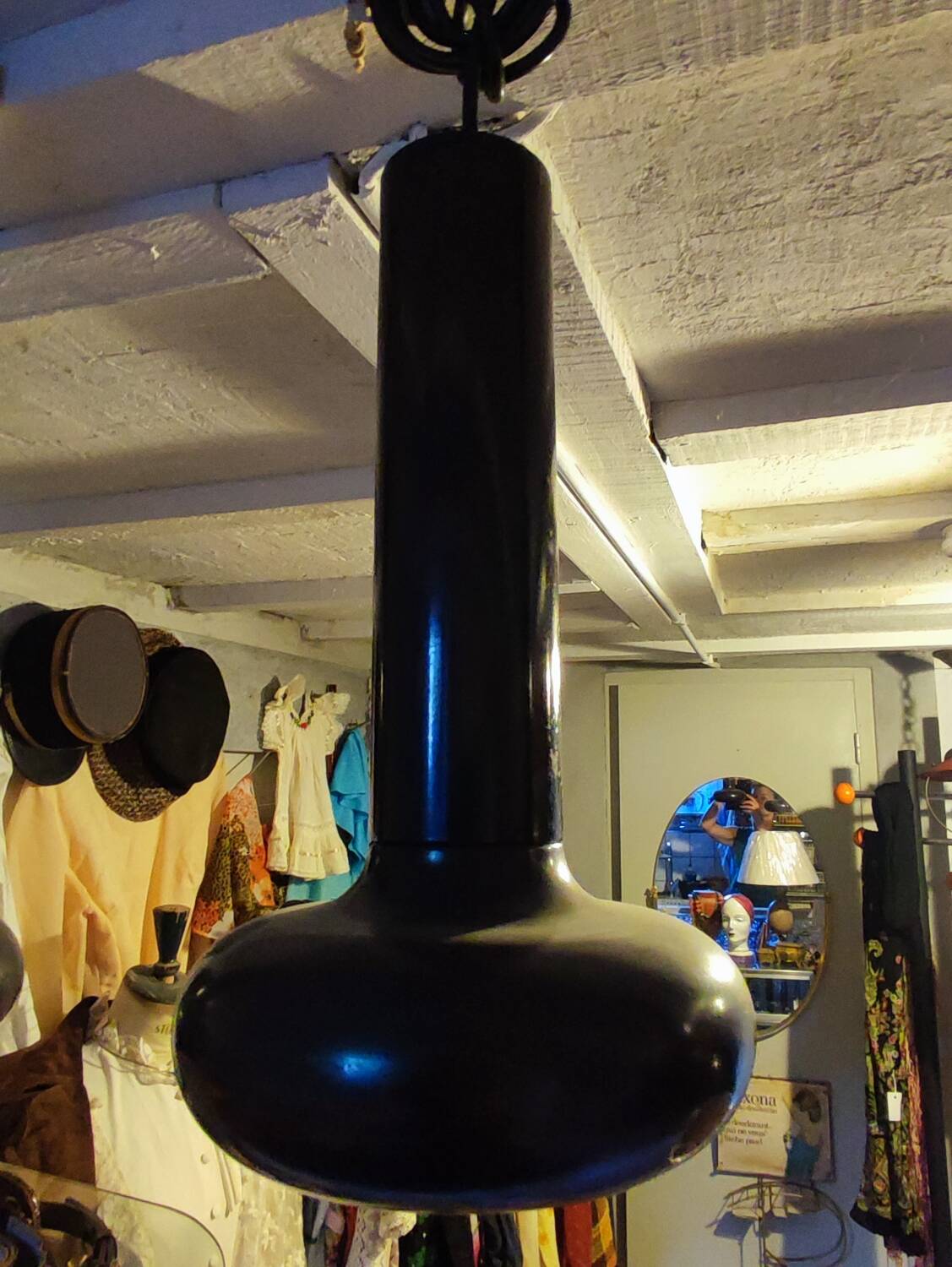 Space age, 3 brown Lita pendant lights