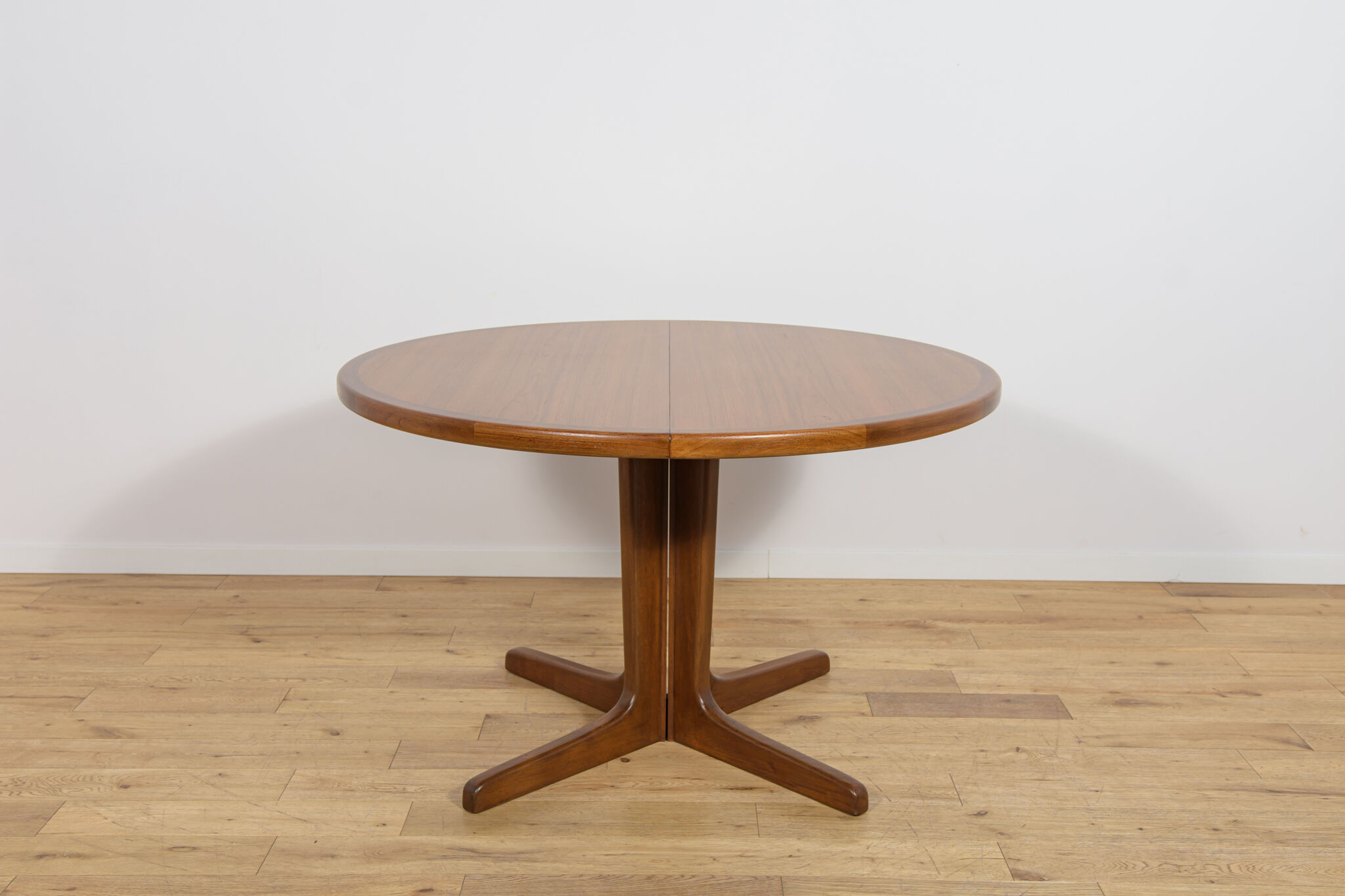 Mid-Century Teak Round Extending Dining Table, Denmark, 1960s