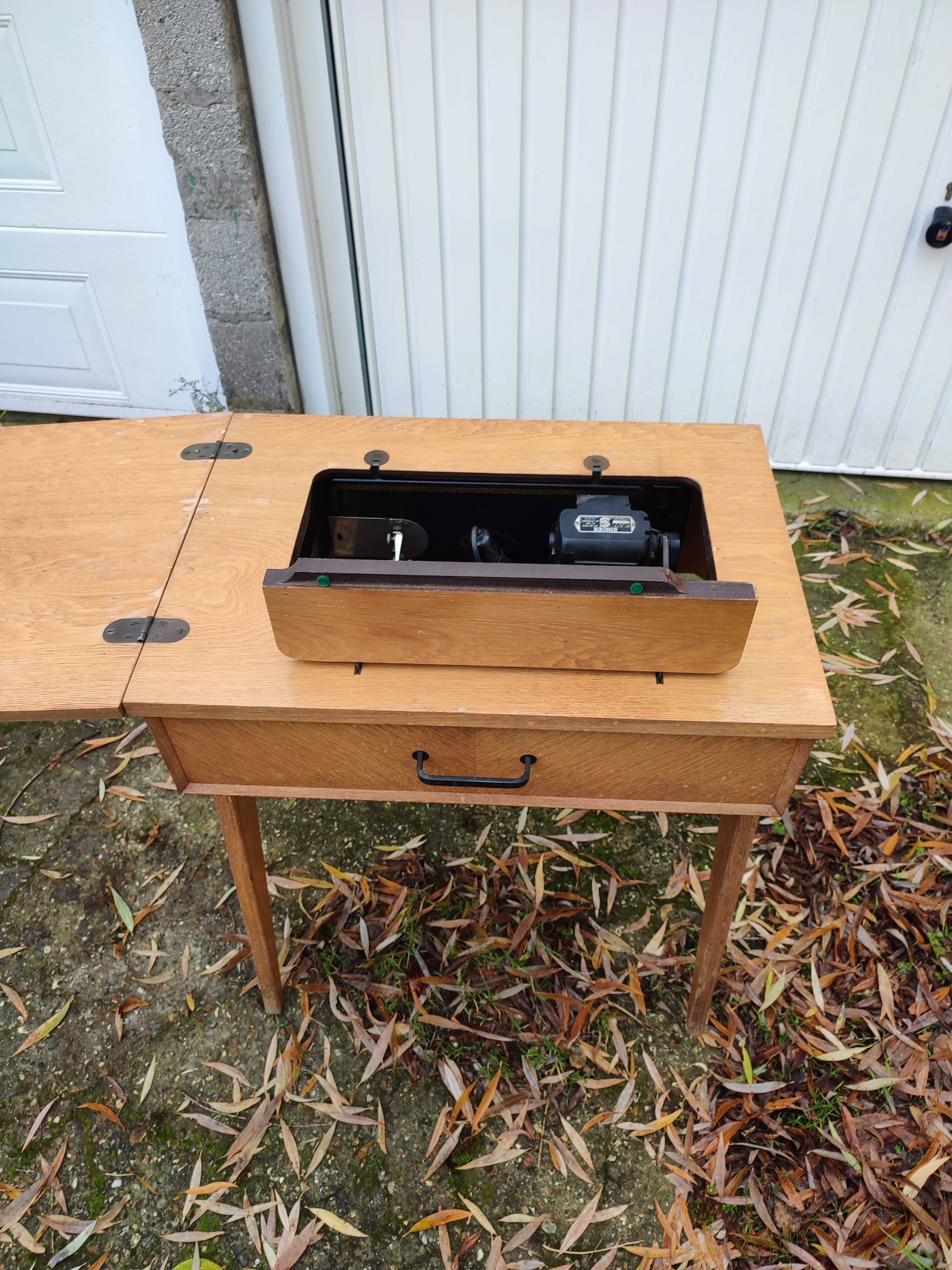Sewing desk foot compass machine singer