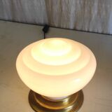 Lampe à poser globe opaline et métal doré - mid. XXéme
