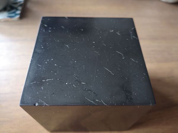 Presse papier / serre livre cube marbre noir - années 1970