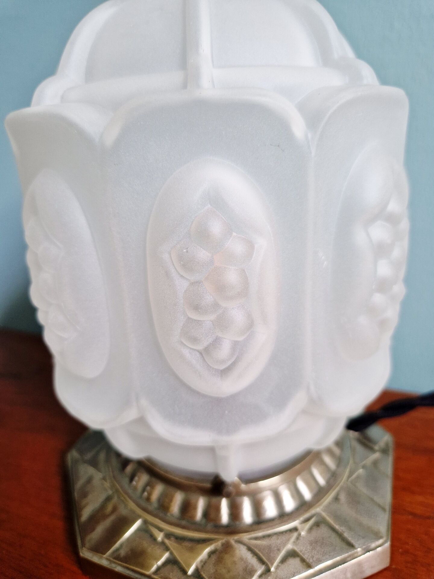 Art Deco night light in nickel-plated bronze and frosted glass, 1920.