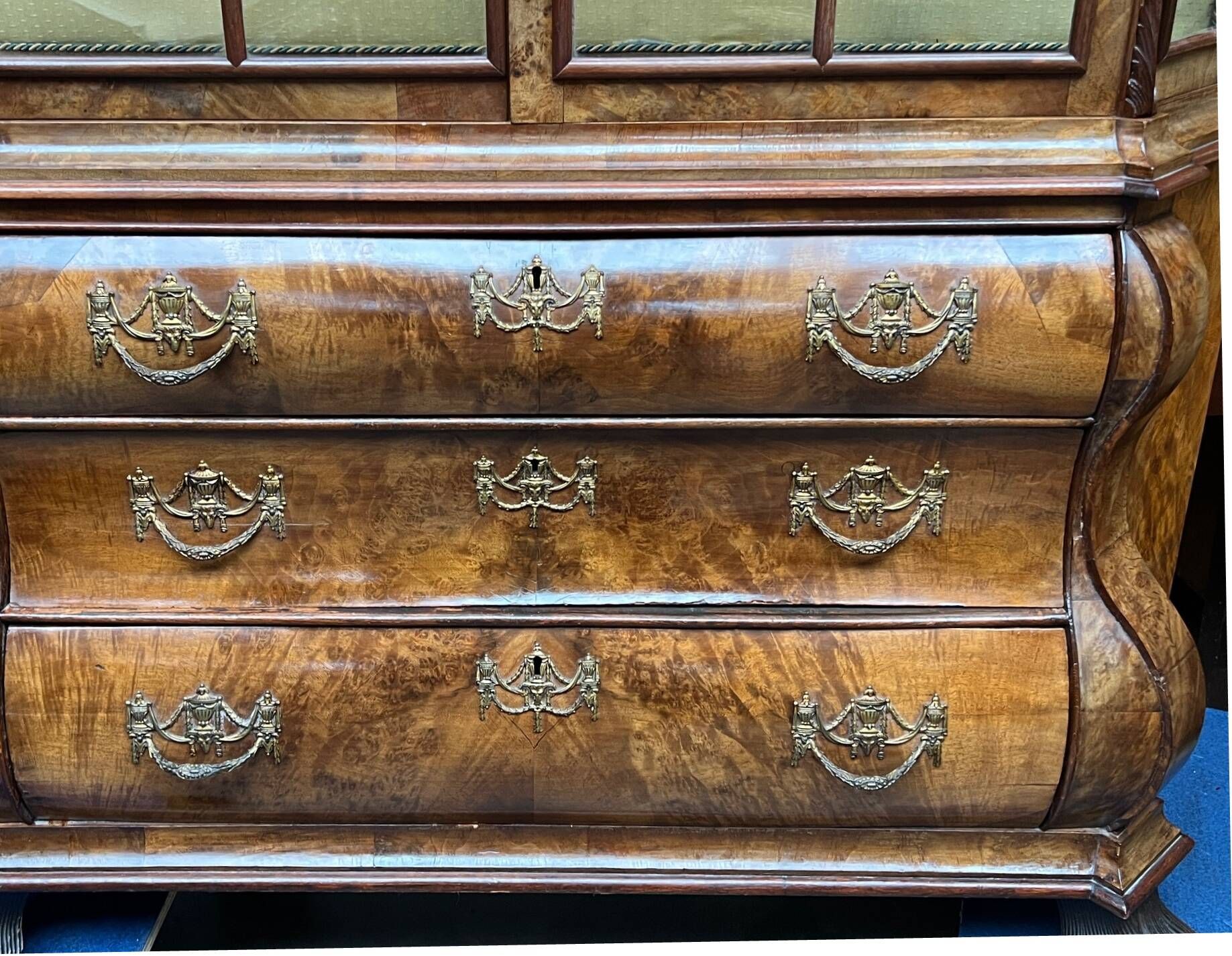Antique Dutch display cabinet in Baroque style. 18th century.