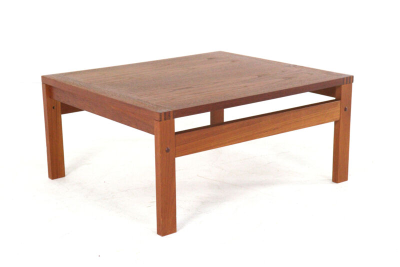 Table basse par Ole Gjerløv-Knudsen et Torben Lind pour France & Son