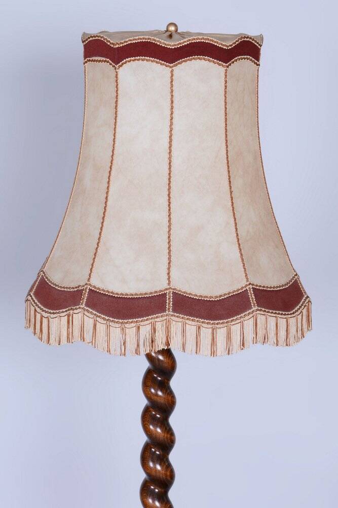 Lampe de sol Art Déco en chêne et textile, tchèque, années 1920.