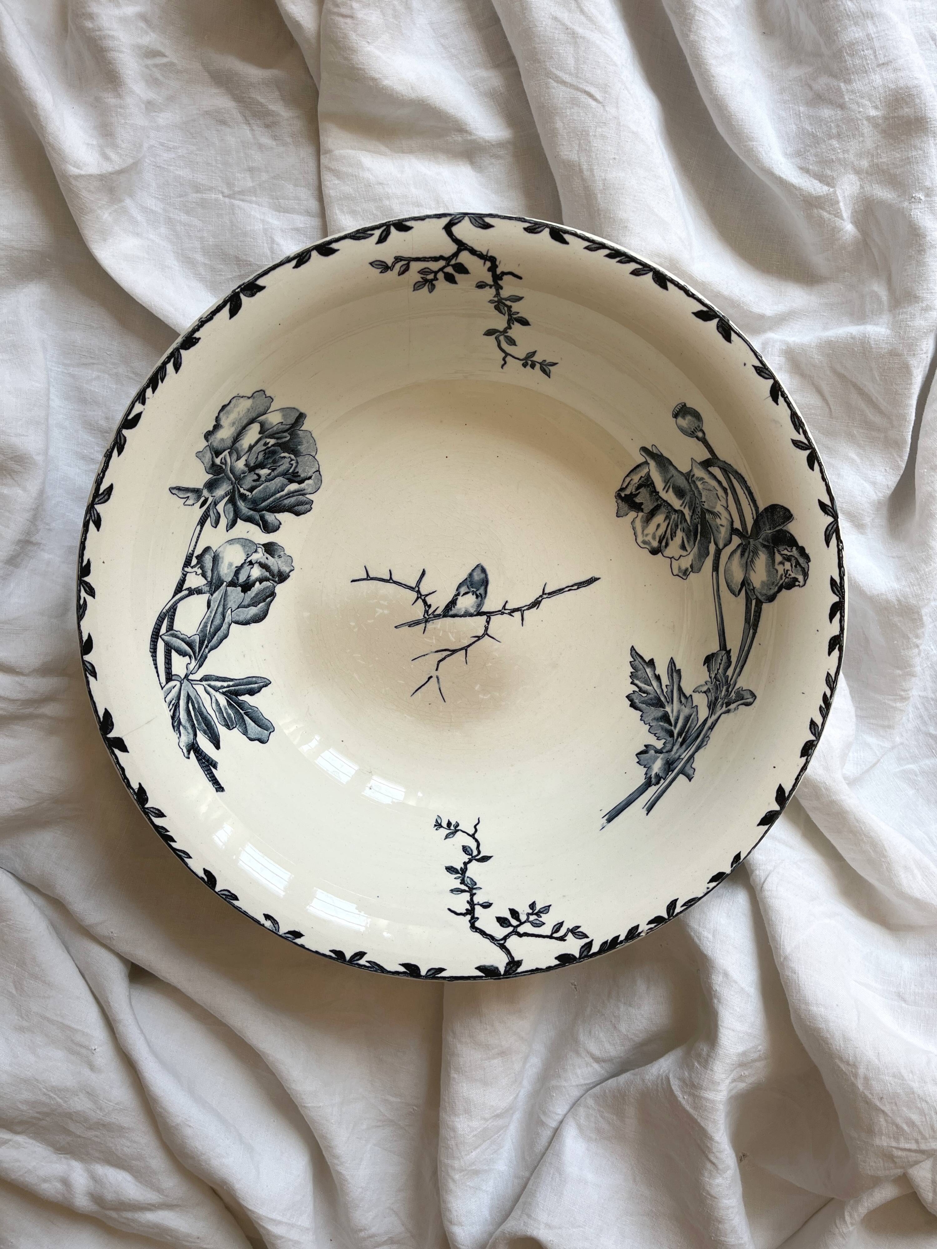 Vasque saladier en terre de fer fleurs oiseau "Oxford" Choisy le Roi