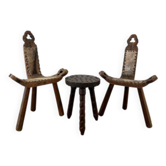 2 chaises et 1 tabouret tripodes brutalistes espagnols, années 50