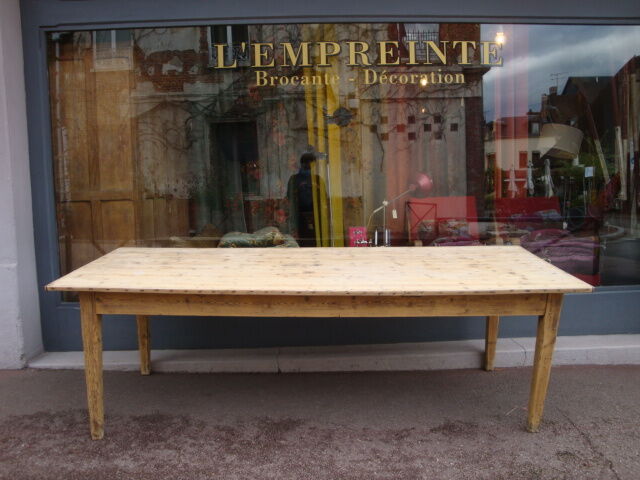 Farm table