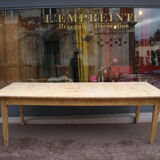 Farm table