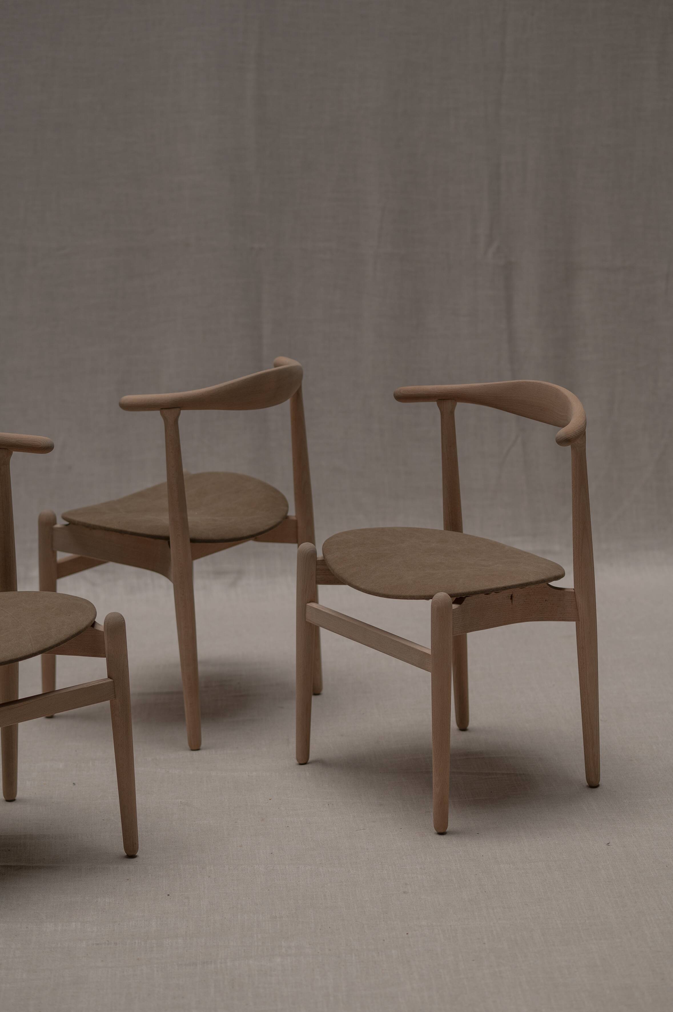 Model FH 1934 dining chairs by Hans J. Wegner