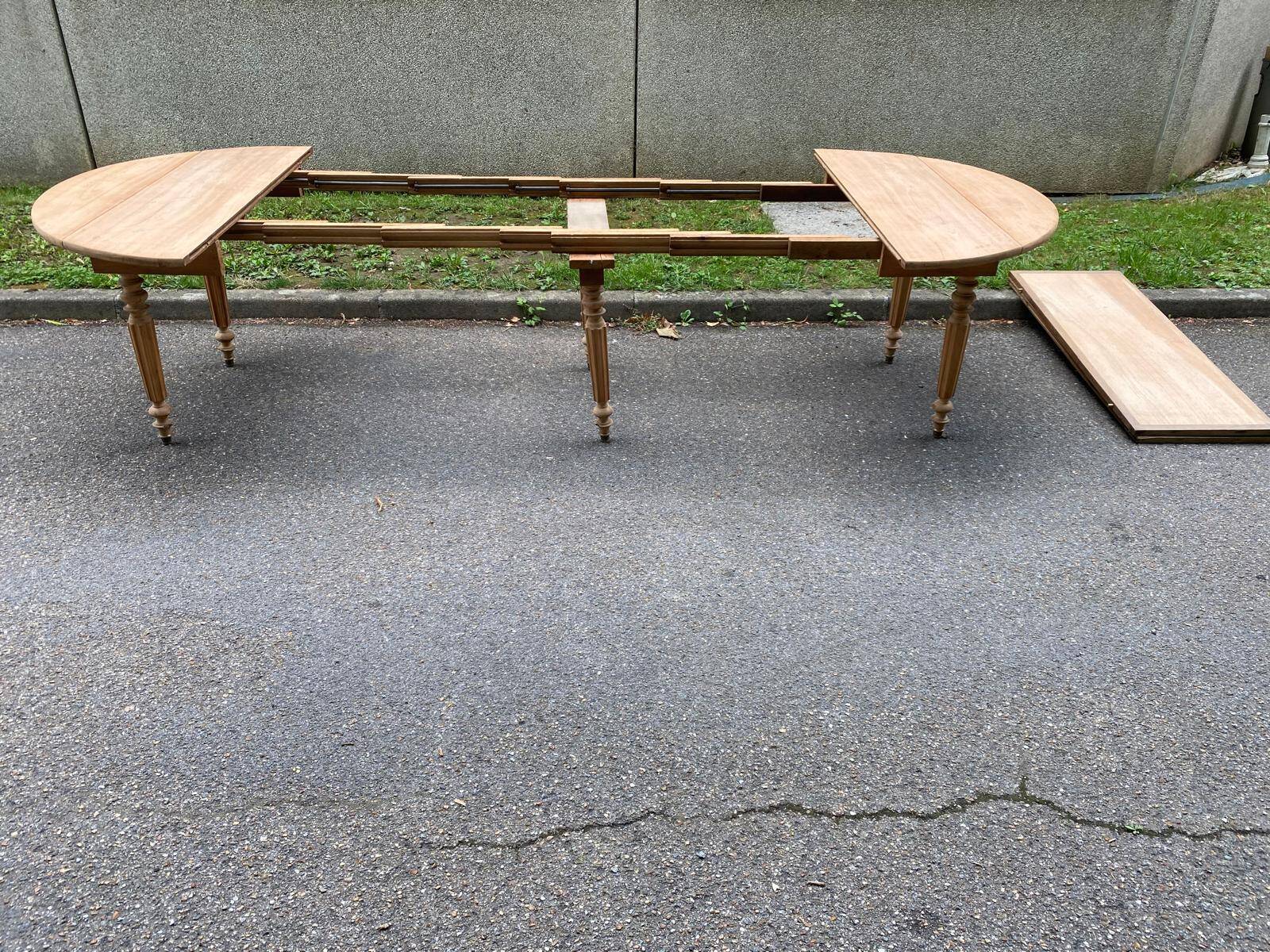 Table à manger ronde extensible Louis Philippe 18ème rénovée avec volets 21