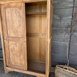 Parisian wardrobe with sliding doors
