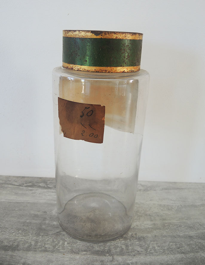 Apothecary bottle kina ciner contus