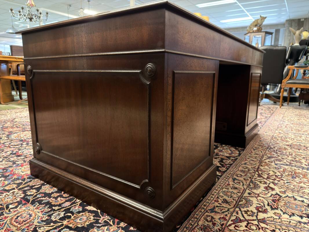 Classic English Chesterfield Desk