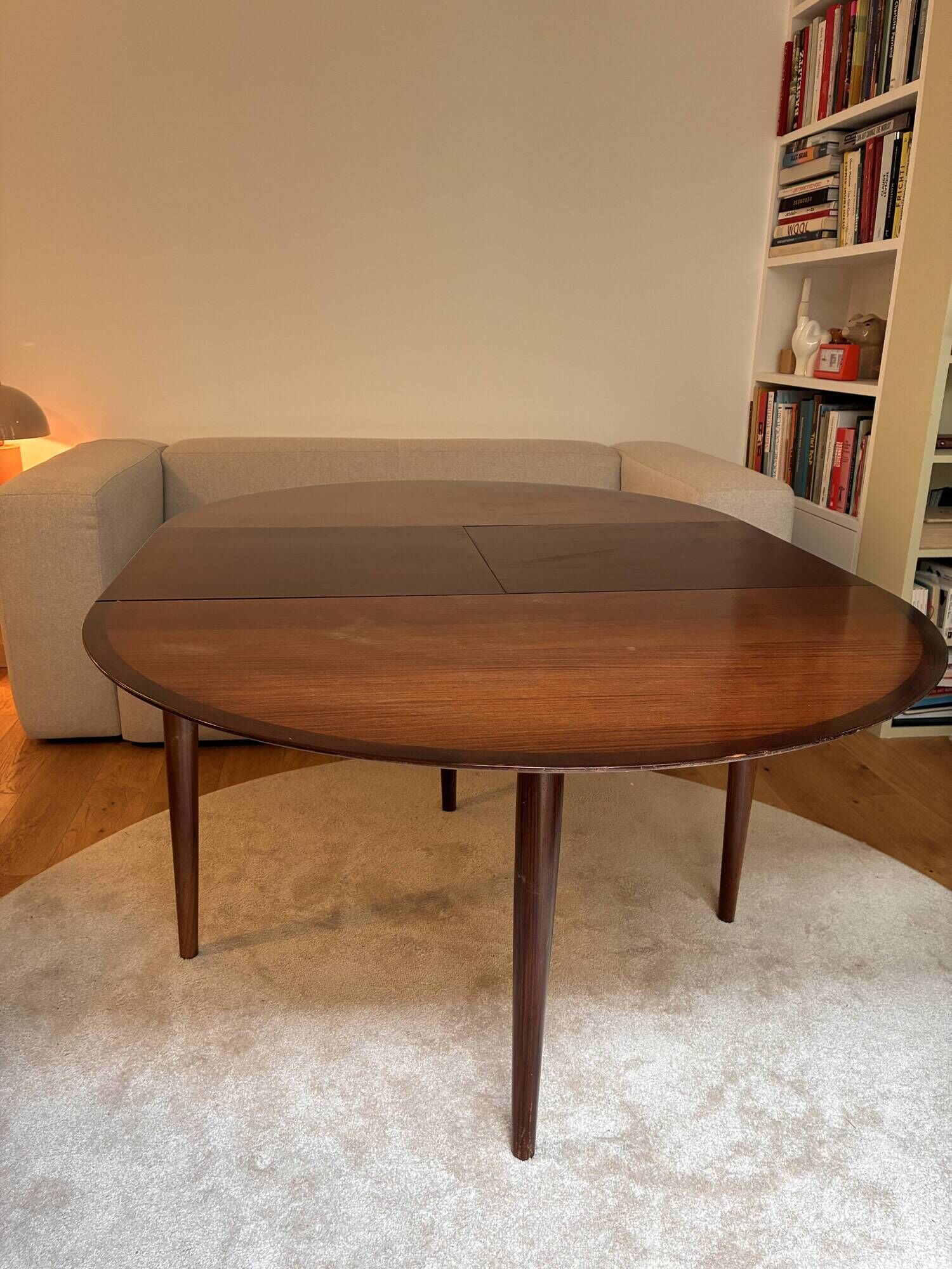 Round dining table Lubke in rosewood from the 1960s.