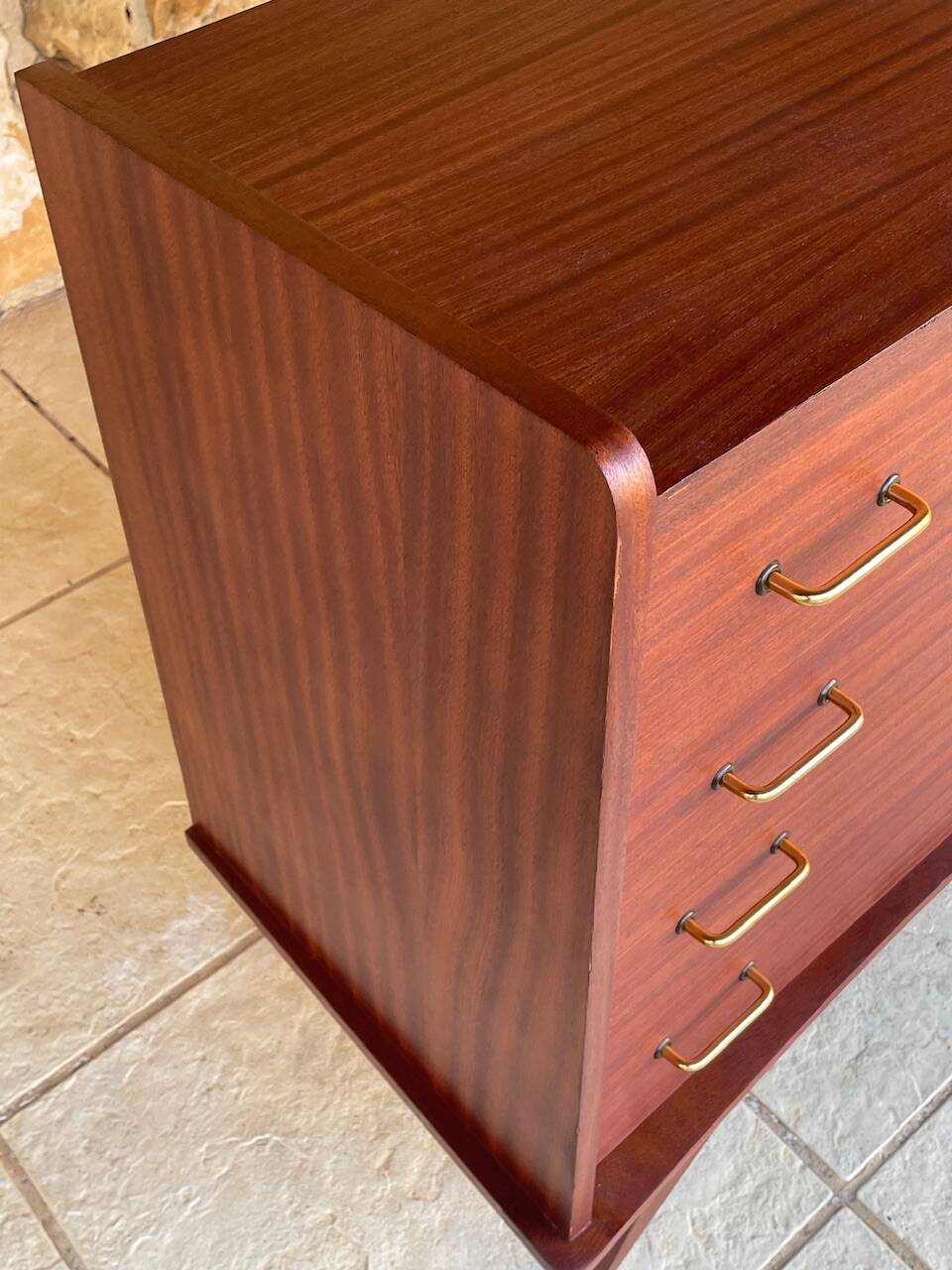 Vintage chest of drawers with 4 drawers, splayed legs circa 1960s