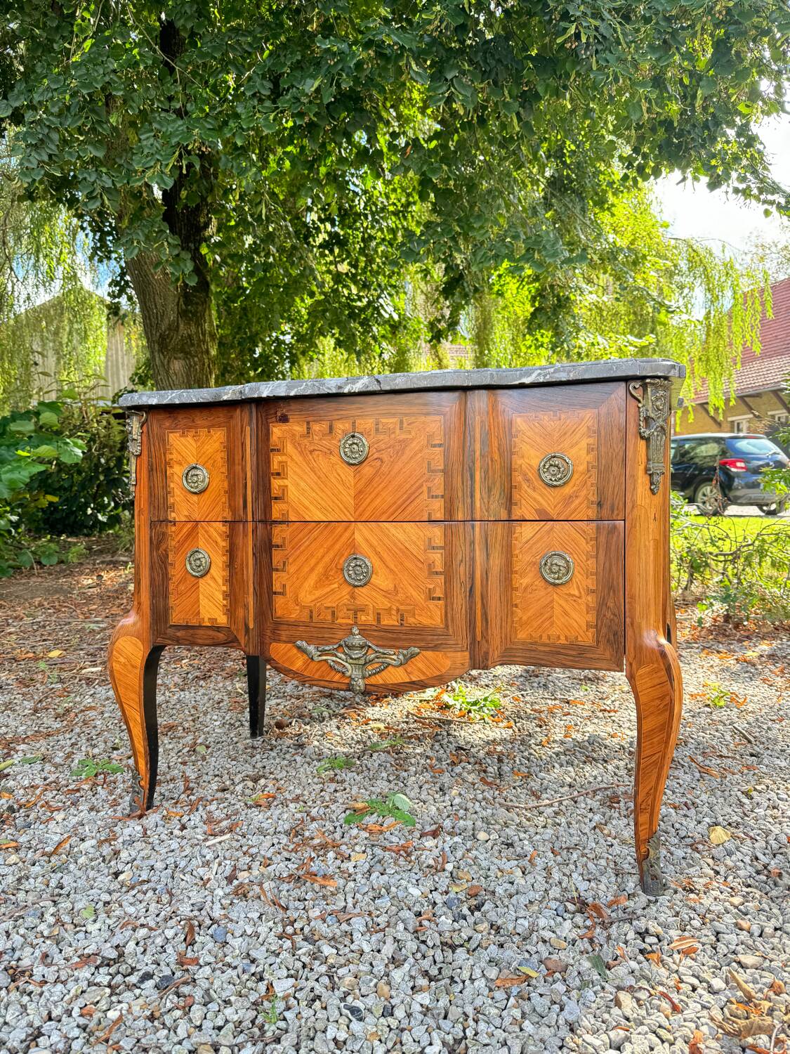Transition period marquetry chest of drawers, late 18th century