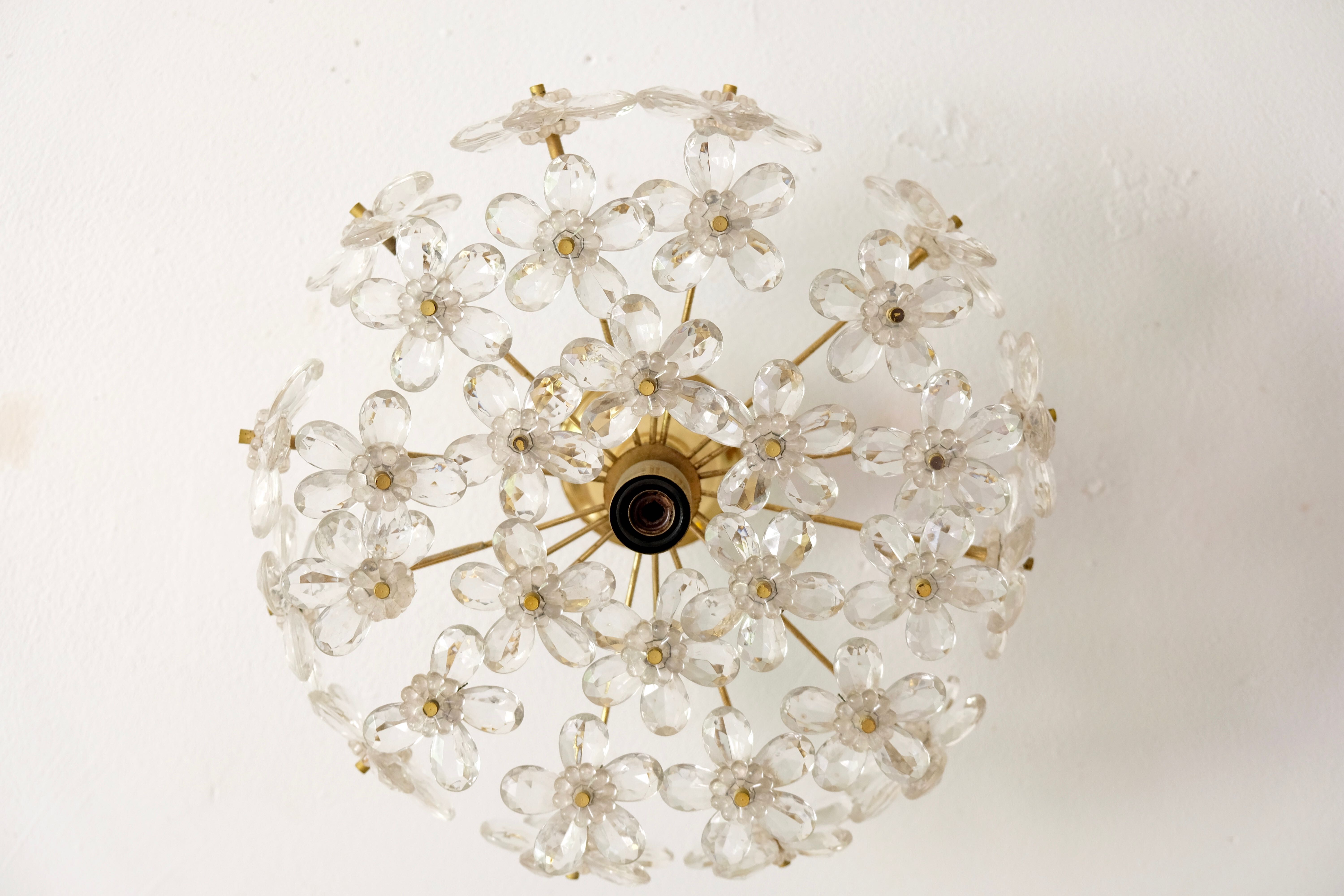 Ceiling flowers in murano glass and brass