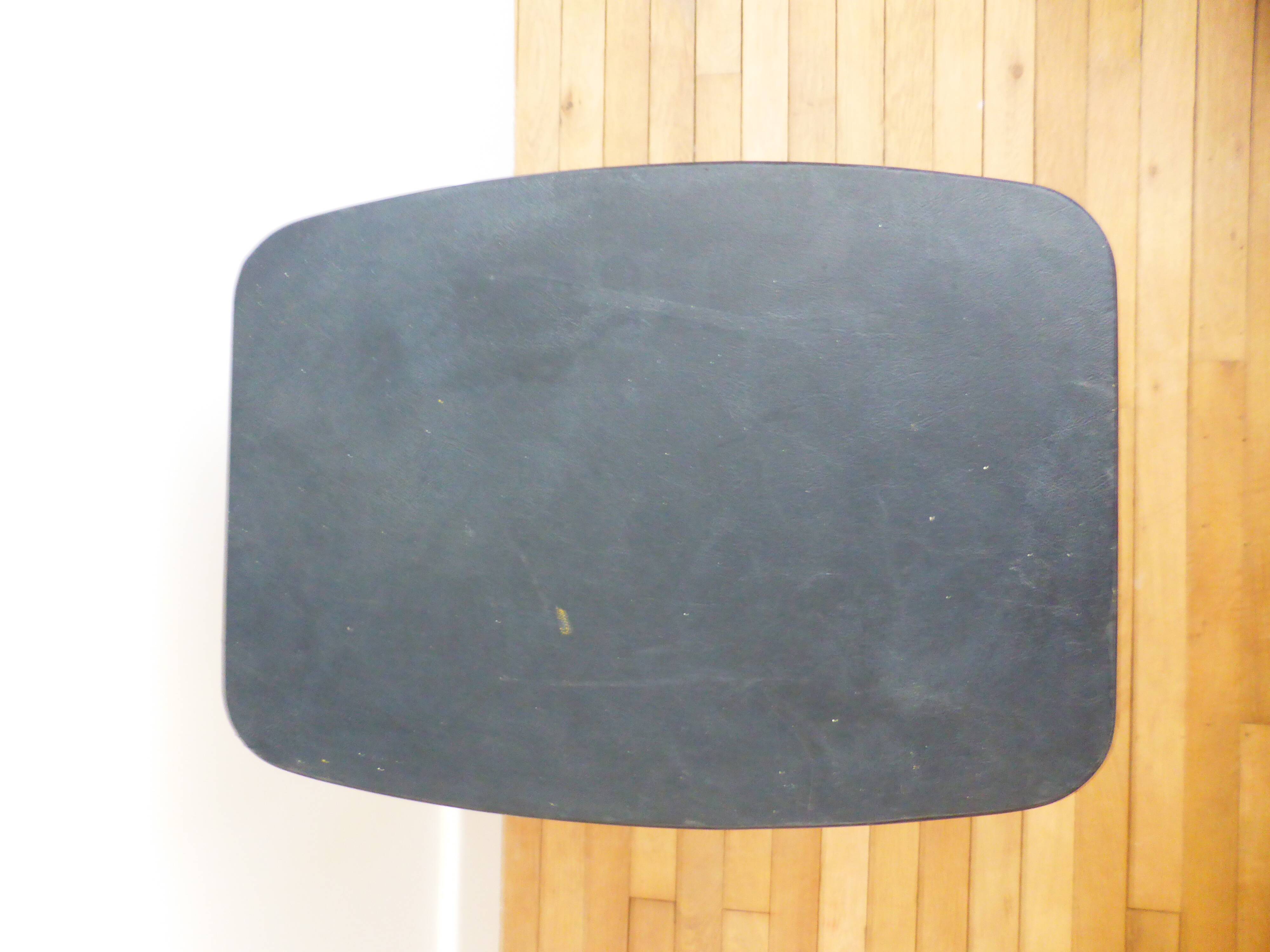 Stepladder walking retractable foot