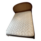 Lit double en cannage (matelas et sommier inclus)