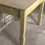 Table en sapin patiné vert clair 1970
