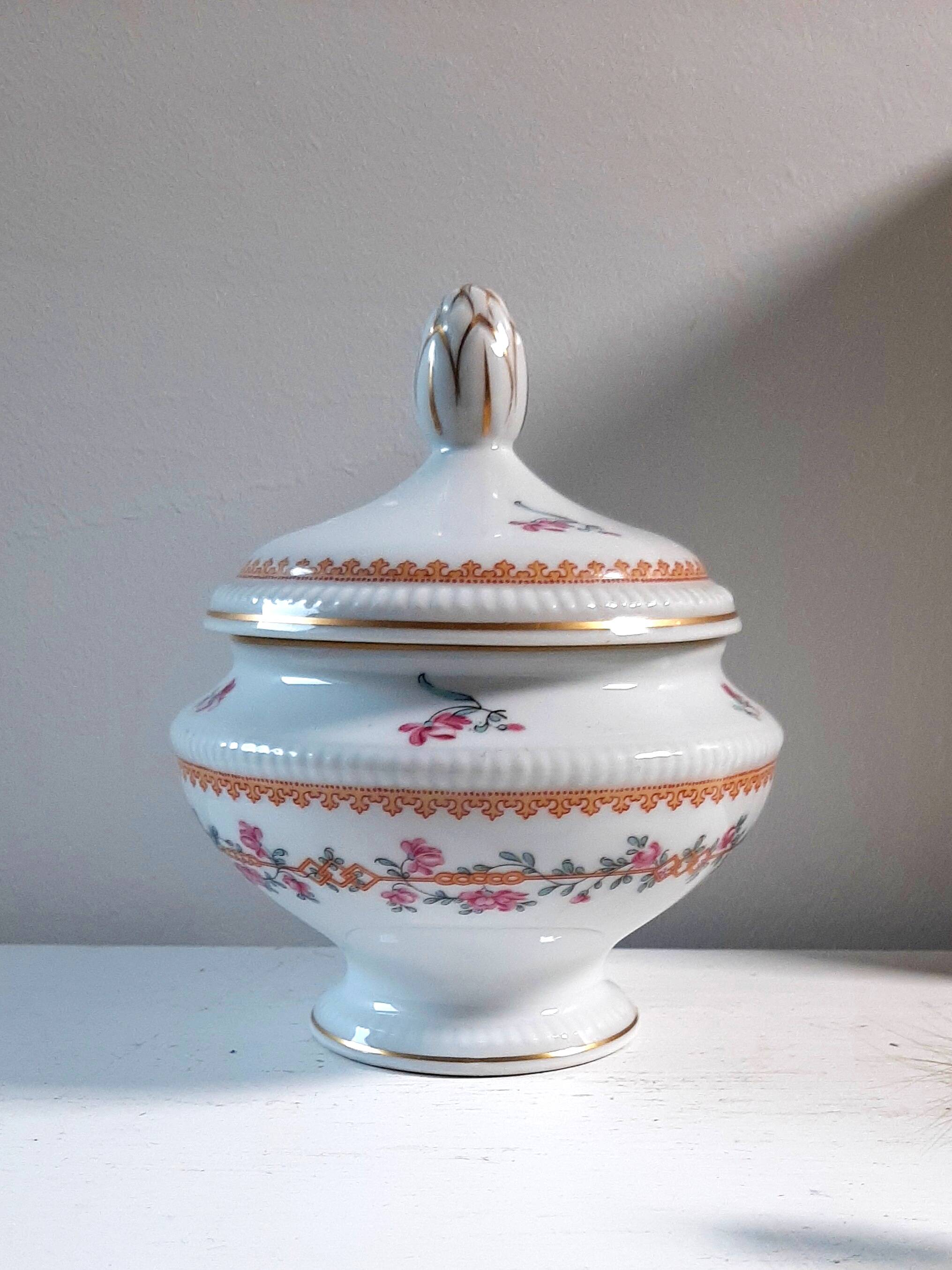 Sucrier en porcelaine de Limoges manufacture Bernardaud
