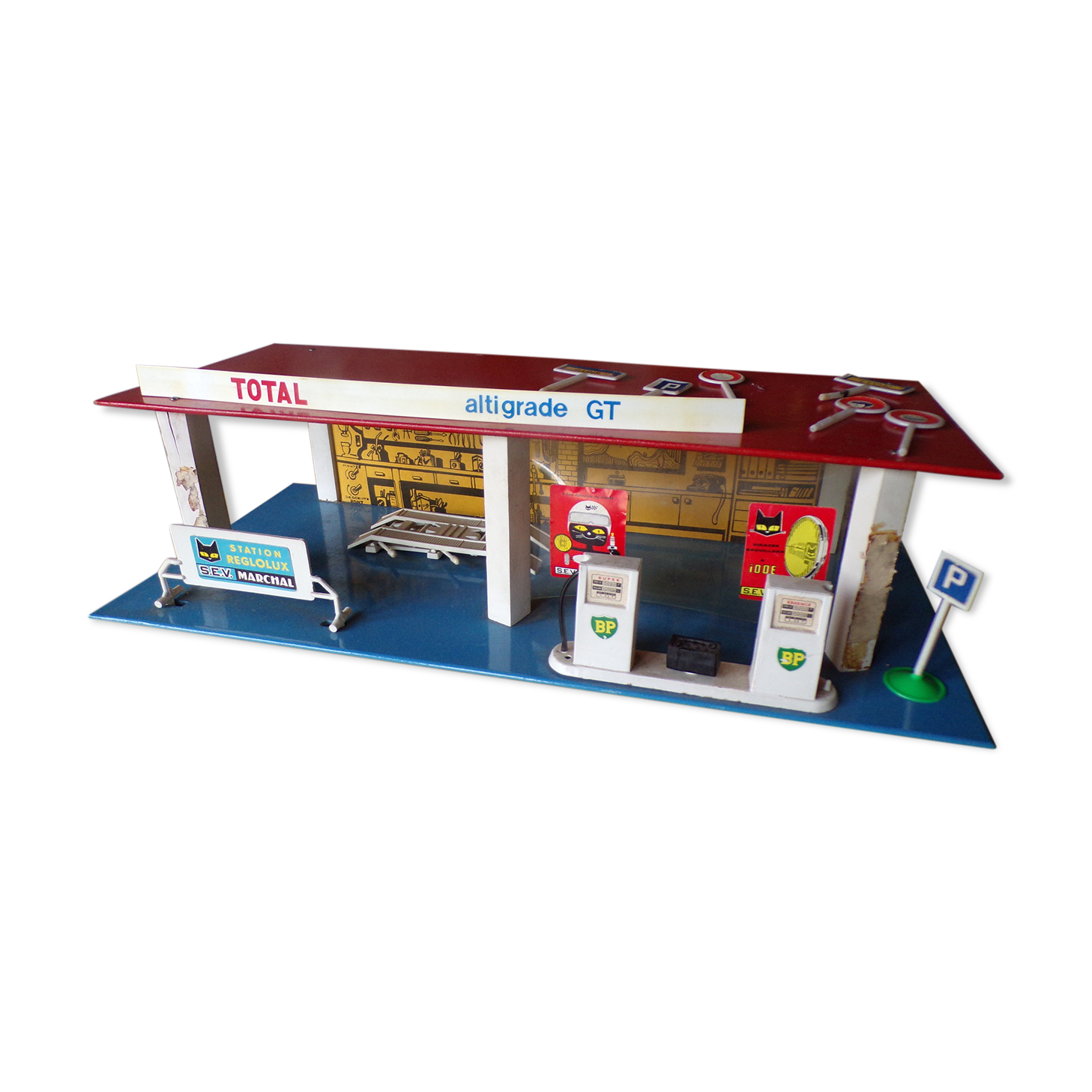 Old toy garage year 70