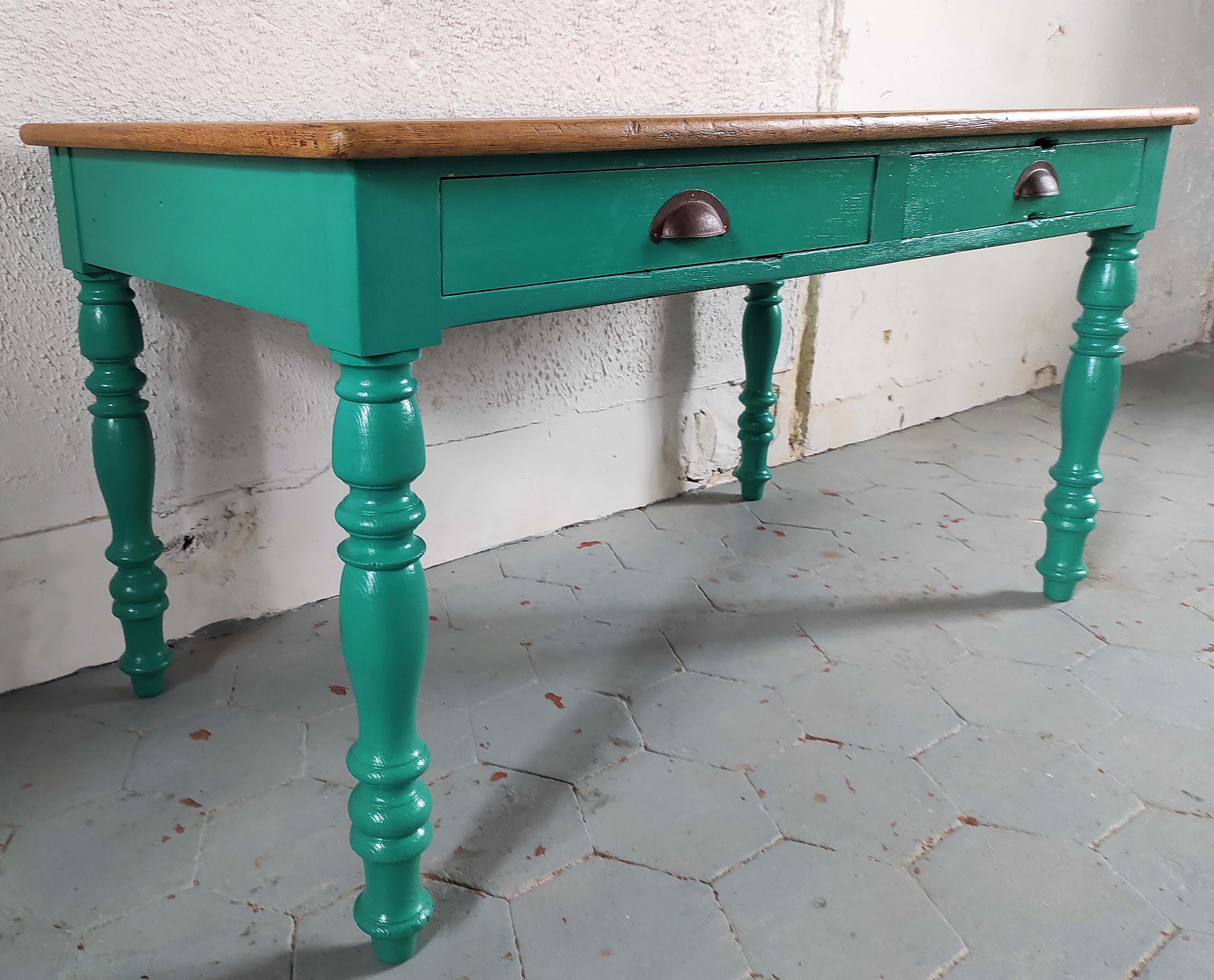 Farm table